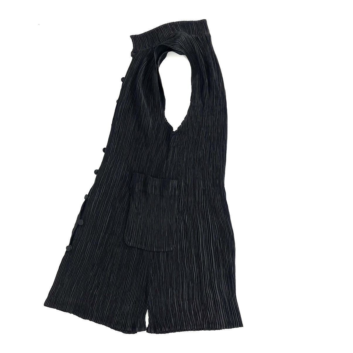Issey Miyake × Pleats Please Issey Miyake Pleats Please Issey Miyake 3D Pocket Sleeveless Button Up Size US L / EU 52-54 / 3 - 8 Thumbnail