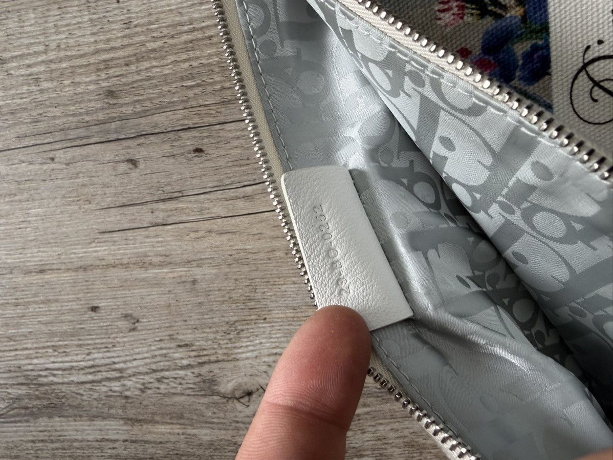 Dior Dior Pouch “christian dior” print with flours Size ONE SIZE - 6 Thumbnail