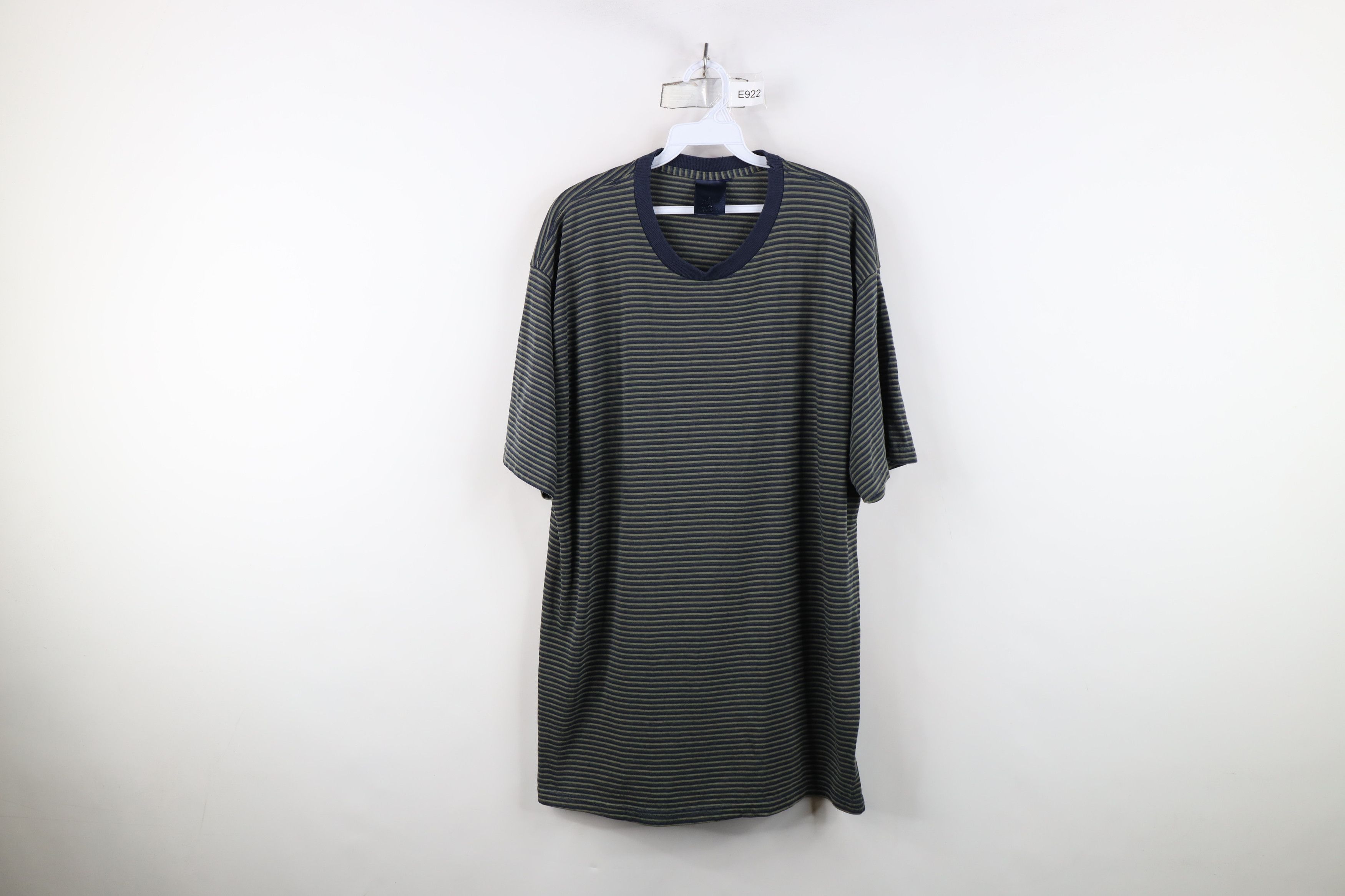 Vintage Vintage 90s Streetwear Baggy Fit Short Sleeve T-Shirt Size US XL / EU 56 / 4 - 1 Thumbnail
