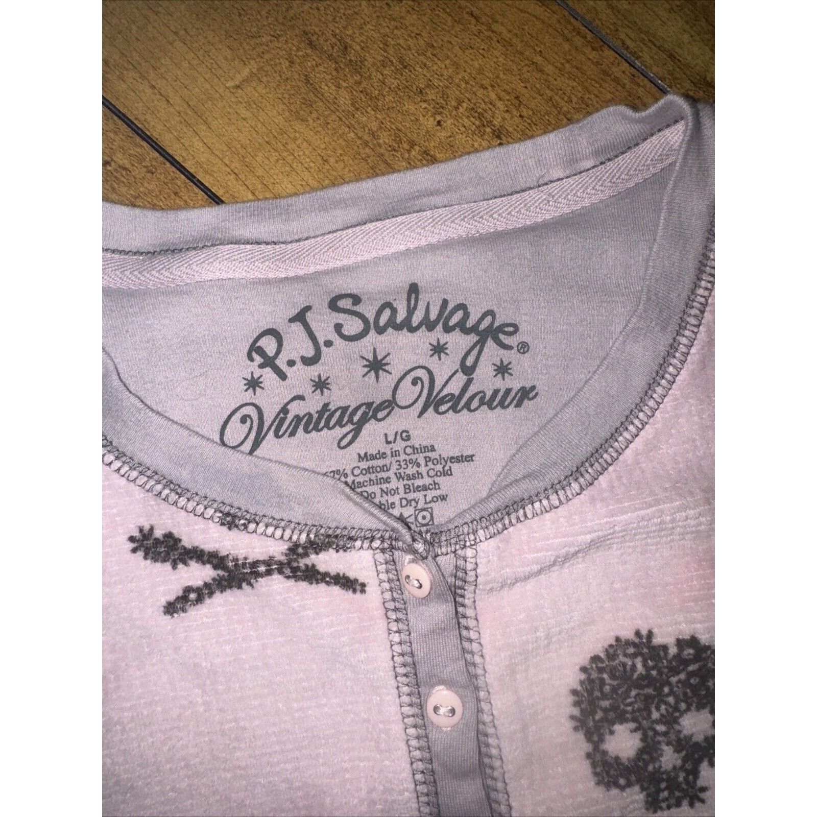 Salvage × Vintage P.J. Salvage Vintage Velour Skull Henley Shirt Pink L Size L / US 10 / IT 46 - 4 Thumbnail