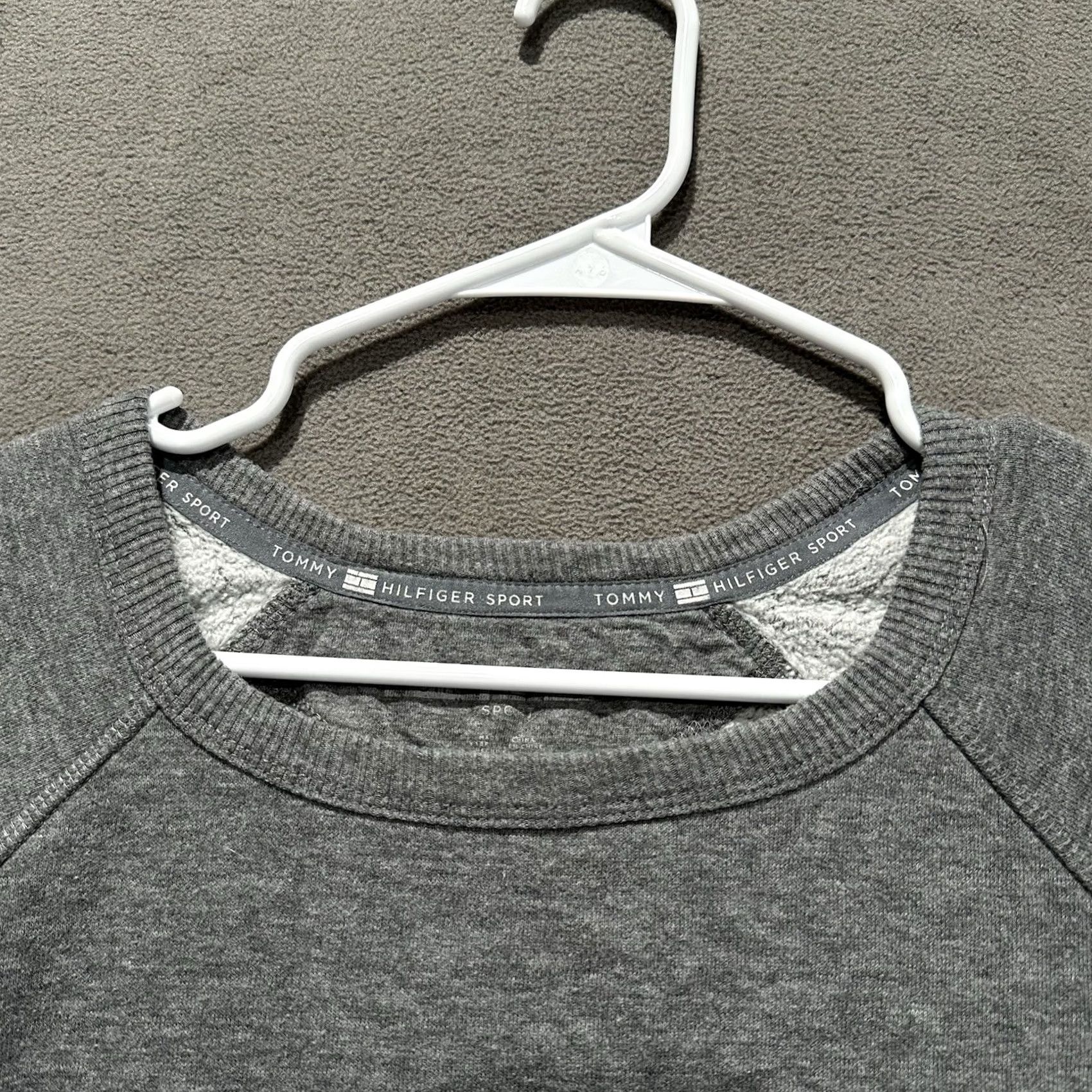 Tommy Hilfiger Tommy Hilfiger Sweatshirt Womens Large Gray Crewneck Long Sleeve Cropped Sports Size L / US 10 / IT 46 - 4 Thumbnail