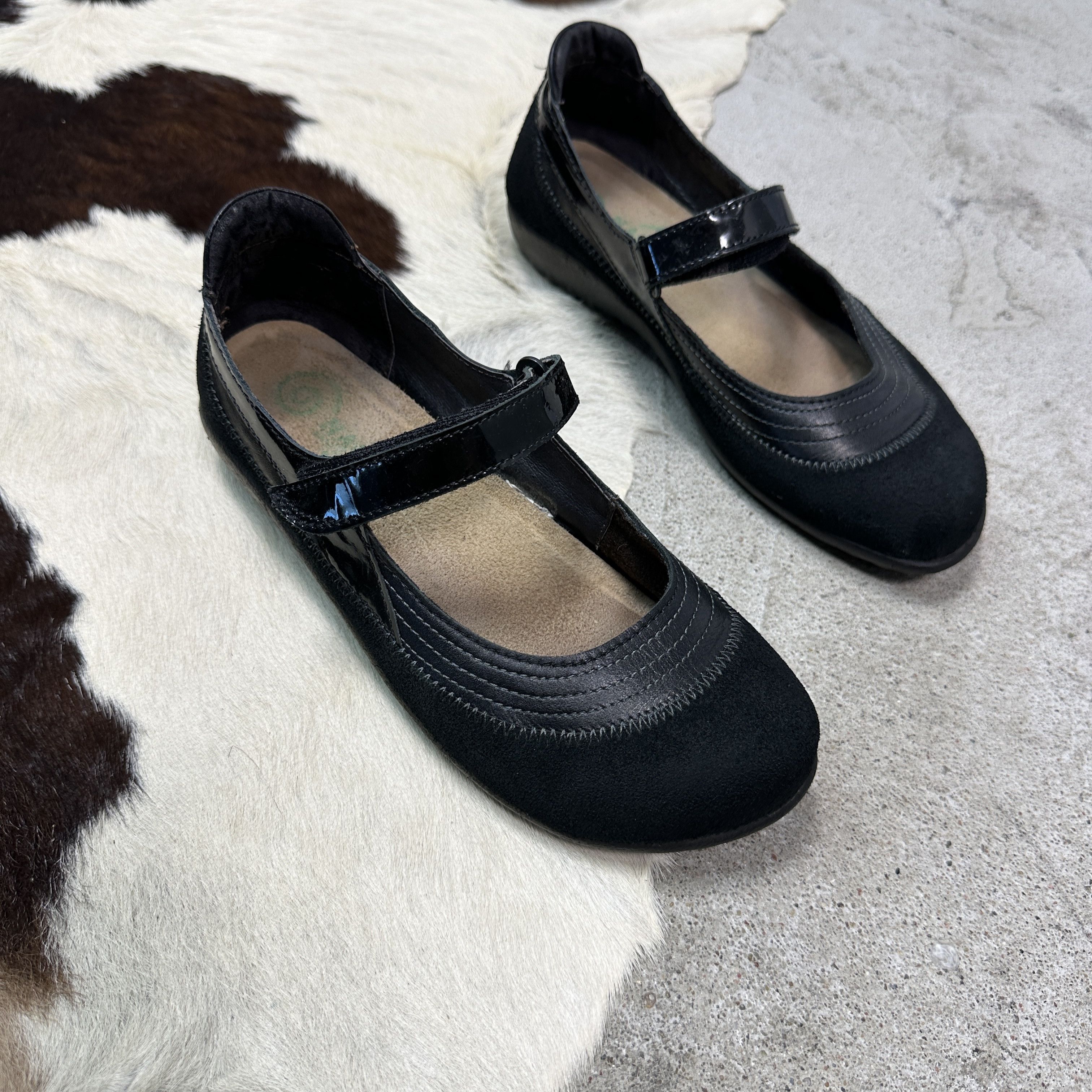 Vintage Vintage Avant Garde Velcro Straps Suede Mary Jane Y2K Size US 6 / IT 36 - 2 Thumbnail