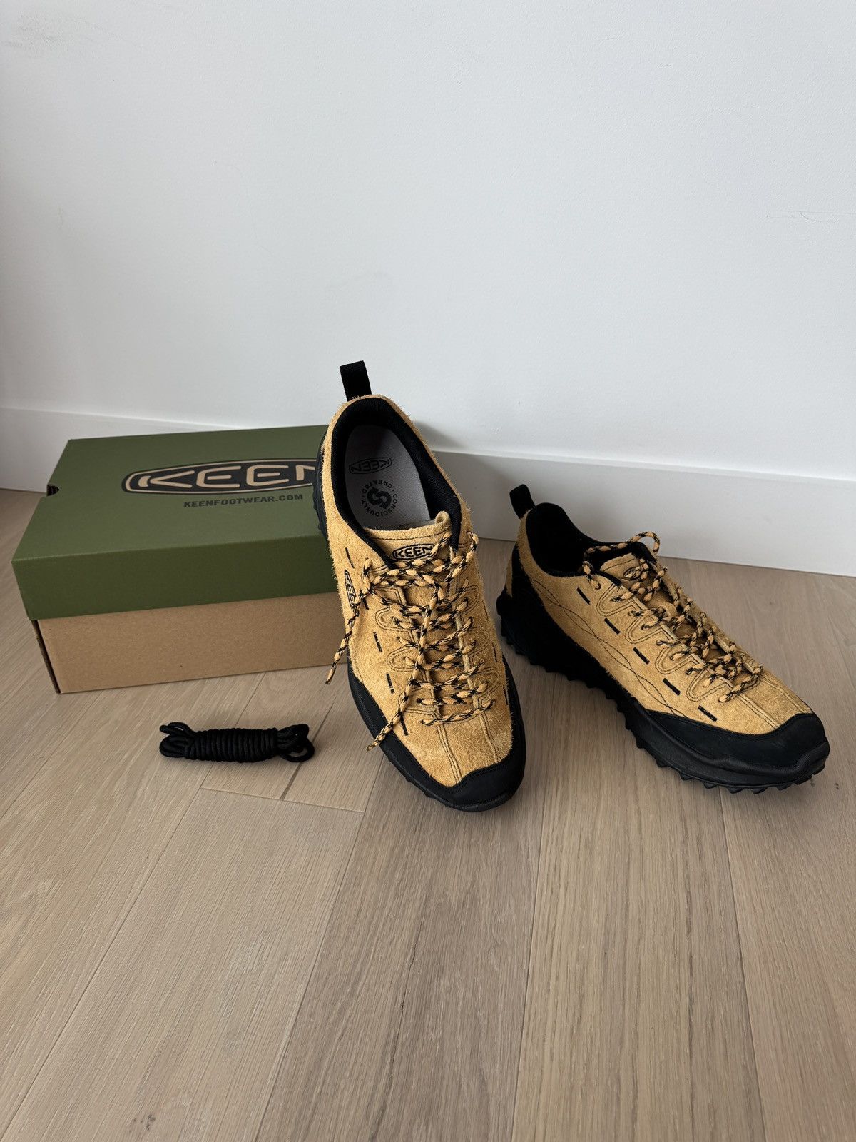 KEEN Keen Jasper Zionic Oak Buff Black Size US 11.5 / EU 44-45 - 1 Thumbnail