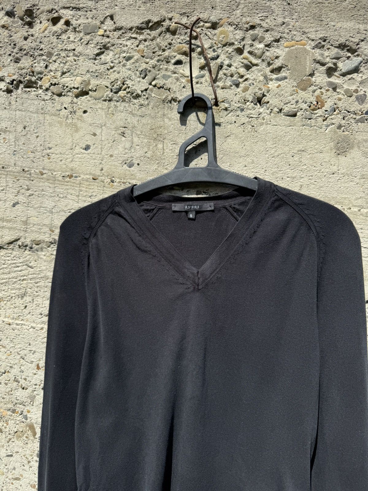 Gucci Vintage Gucci Silk V-neck Sweater Size US S / EU 44-46 / 1 - 3 Thumbnail