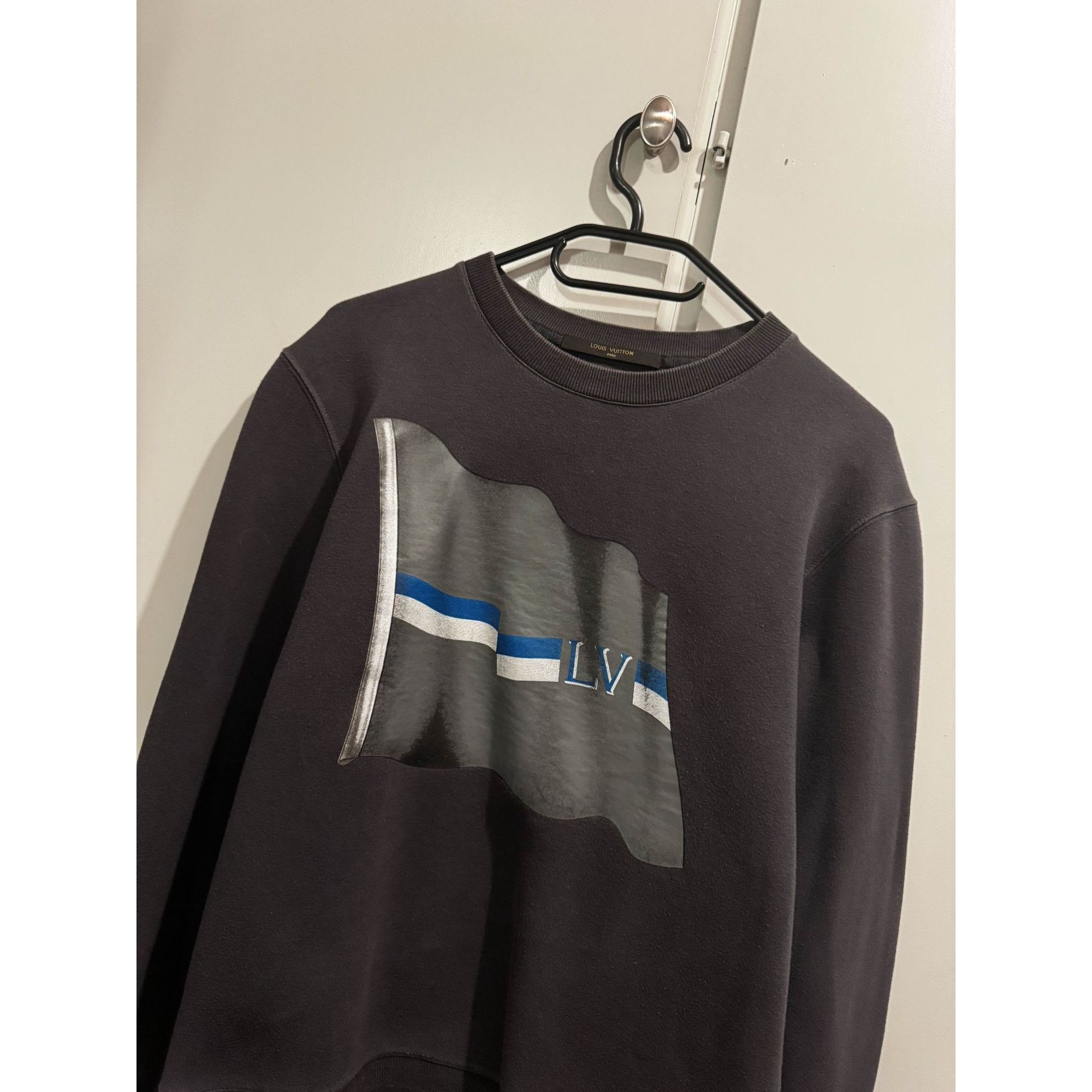 Louis Vuitton Louis Vuitton Flag Logo Sweatshirt Size US S / EU 44-46 / 1 - 2 Thumbnail