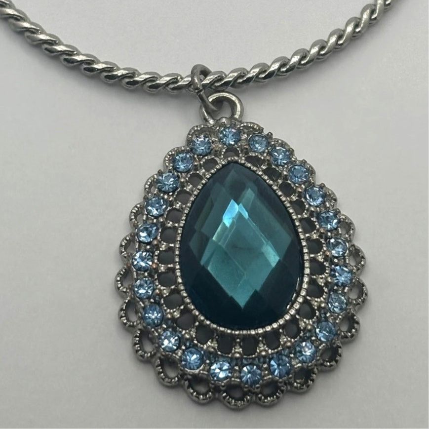 Other Elegant Silver & Blue Pendant Necklace Size ONE SIZE - 2 Thumbnail