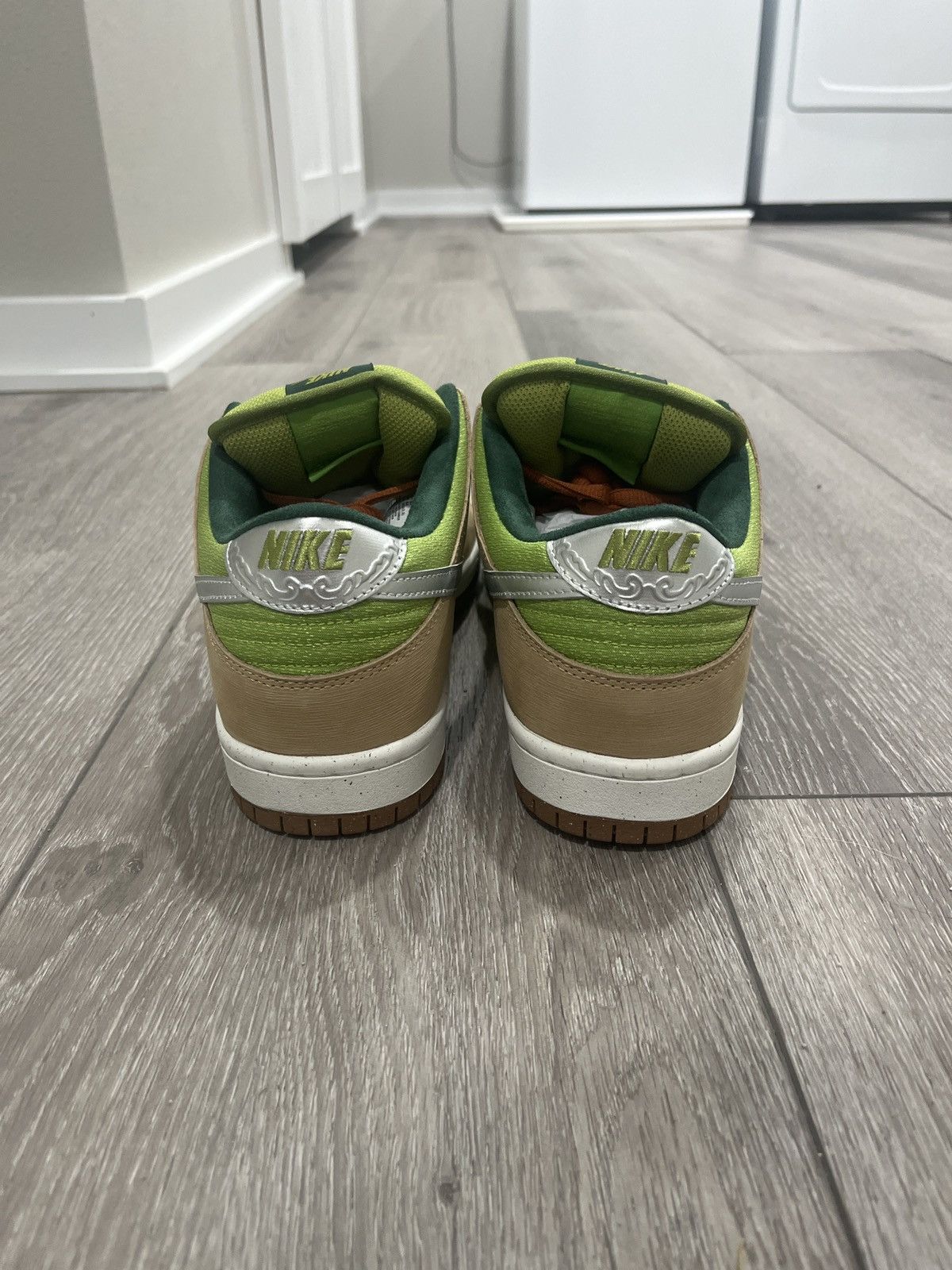 Nike SB Nike SB Low Dunks Size US 12 / EU 45 - 4 Thumbnail