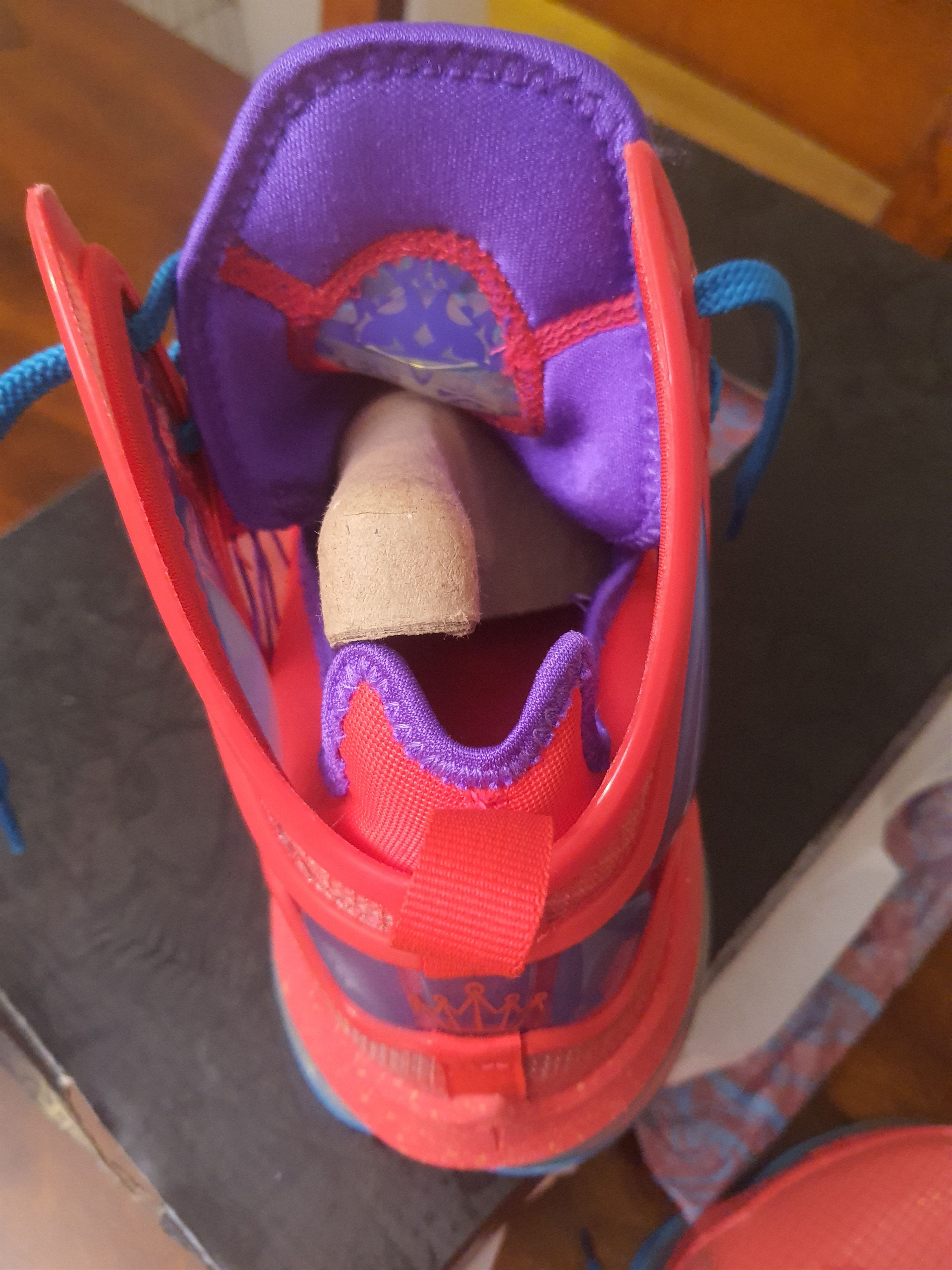 Nike LEBRON XIX Size US 11 / EU 44 - 3 Thumbnail