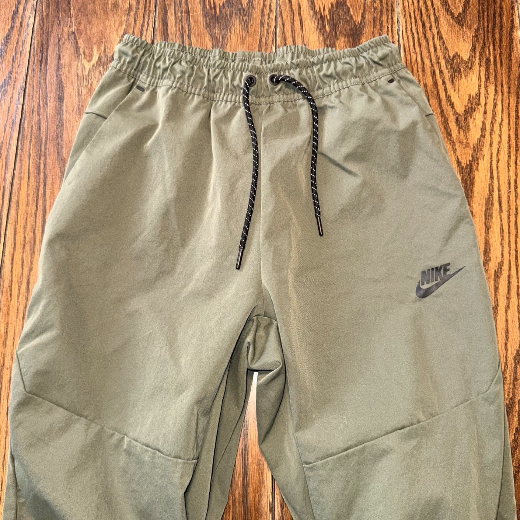 Nike Nike Sportswear Woven Tech Commuter Joggers Small Olive Drab Green CU4483-380 Size US 29 - 2 Thumbnail