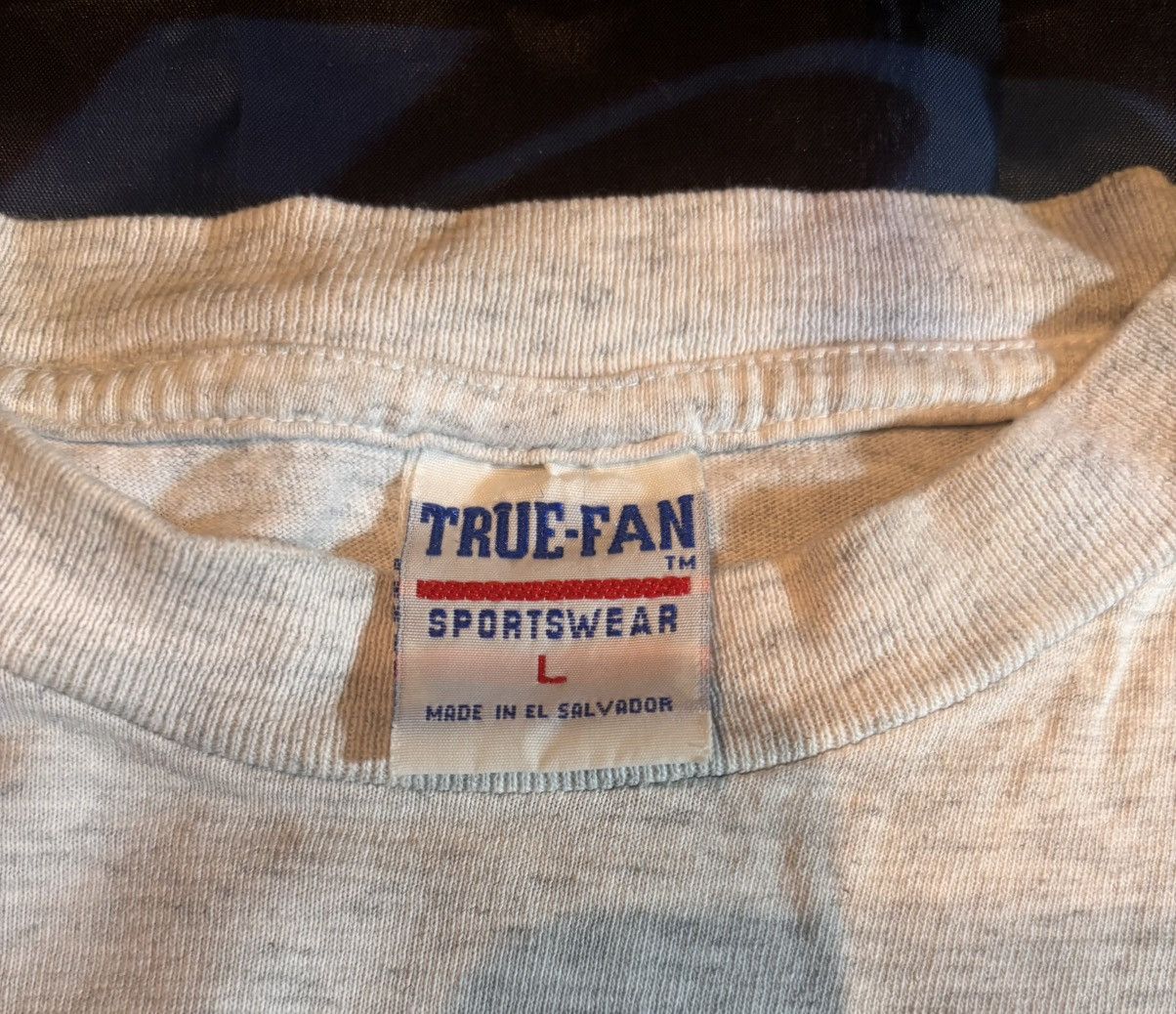 Vintage Vintage 90s distressed Cleveland Indians single stitch shirt Size US L / EU 52-54 / 3 - 5 Thumbnail