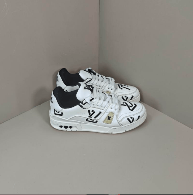 Louis Vuitton Louis Vuitton low-top sneakers Size US 8 / EU 41 - 7 Thumbnail