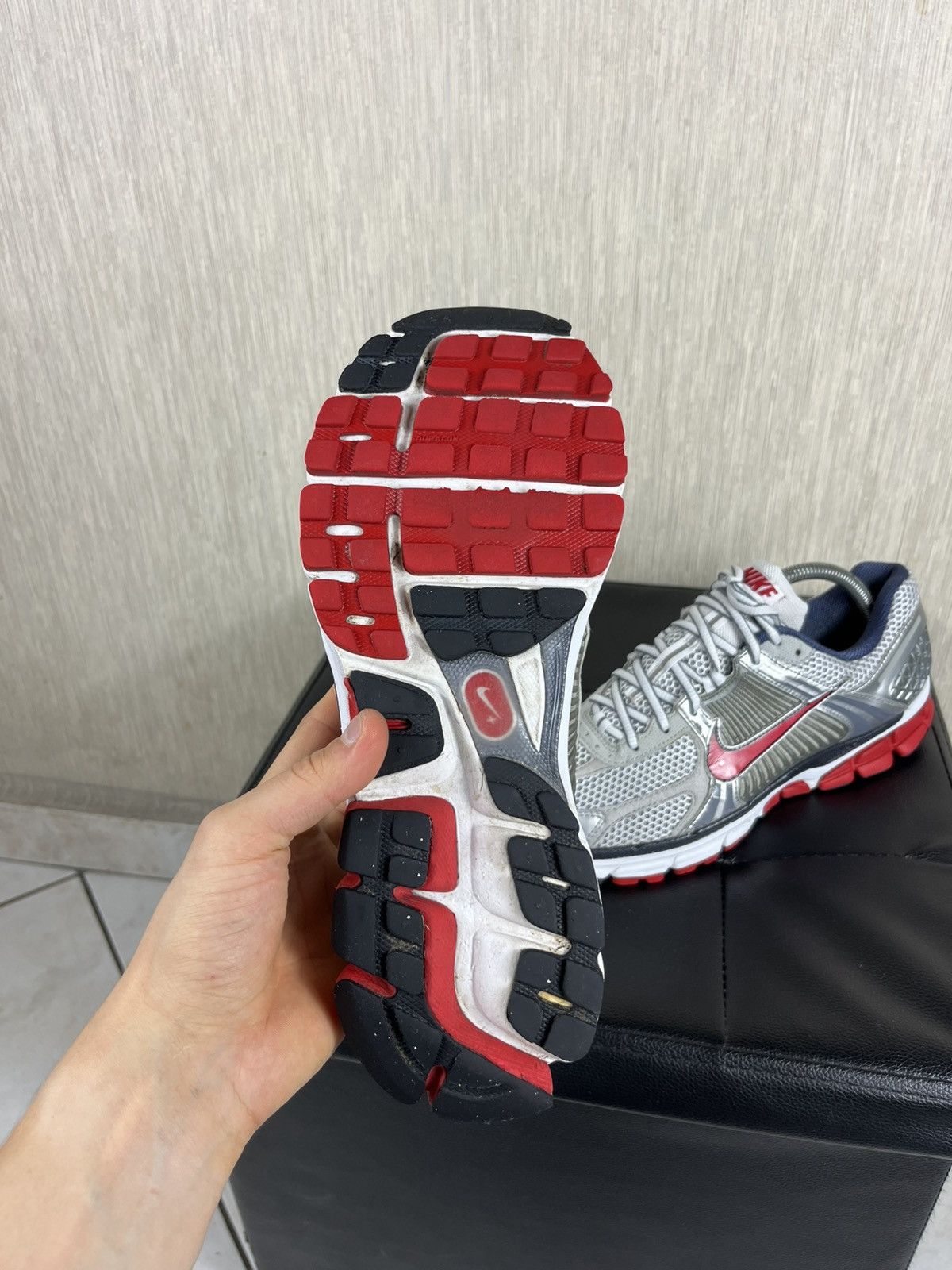 Nike Vintage Nike Vomero 5 mesh y2k silver retro sneakers shoes Size US 8 / EU 41 - 13 Thumbnail