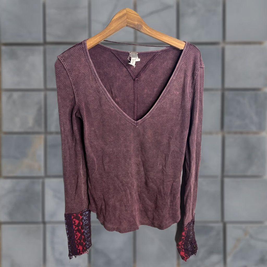 Vintage We The Free Thermal Top Womens Medium Purple Deep V Neck Long Sleeve Boho Cuff Size M / US 6-8 / IT 42-44 - 1 Thumbnail