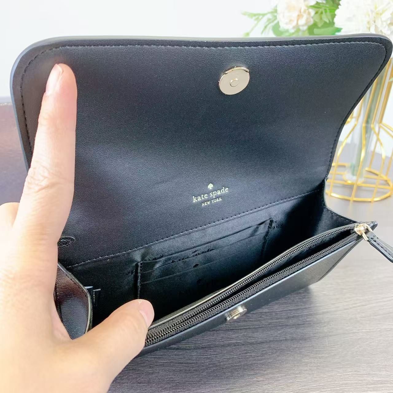 Kate Spade kate spade KK044 Kenzie Boxed Medium Flap Wristlet IN Black Size ONE SIZE - 4 Thumbnail