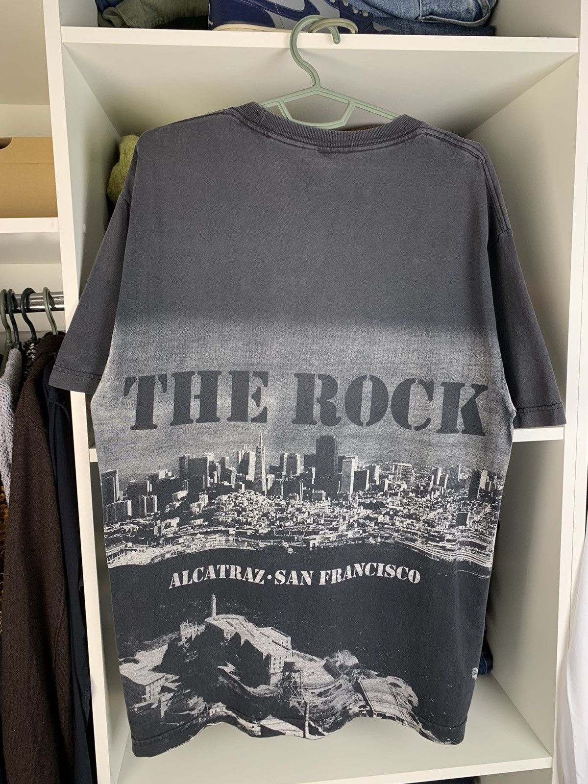 Vintage Vintage The Rock Alcatraz All Over Print T-shirt Size US L / EU 52-54 / 3 - 14 Thumbnail