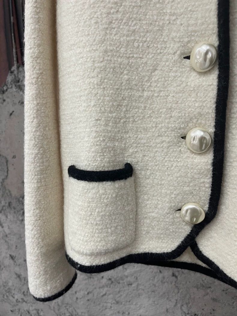 Louis Vuitton Louis Vuitton Pearl button woolen jacket Size S / US 4 / IT 40 - 5 Thumbnail