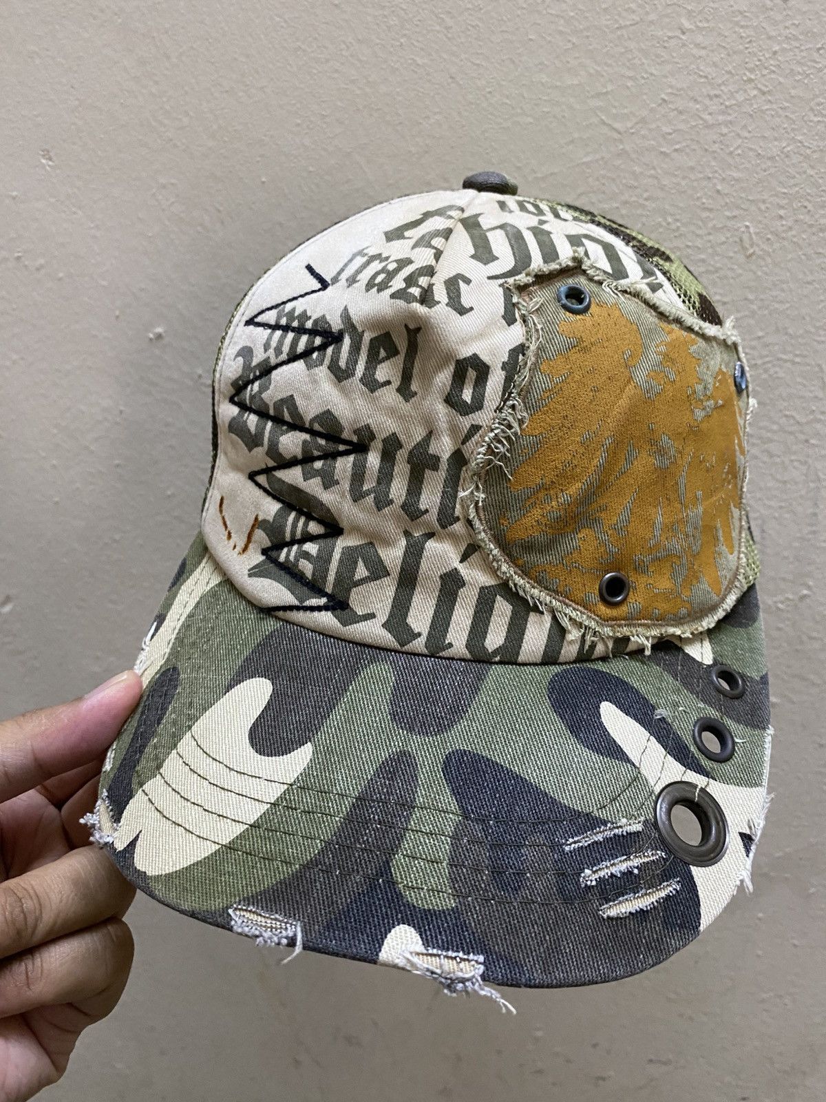Other Avant Garde Distressed Frog Camo Trucker Hat Size ONE SIZE - 1 Thumbnail