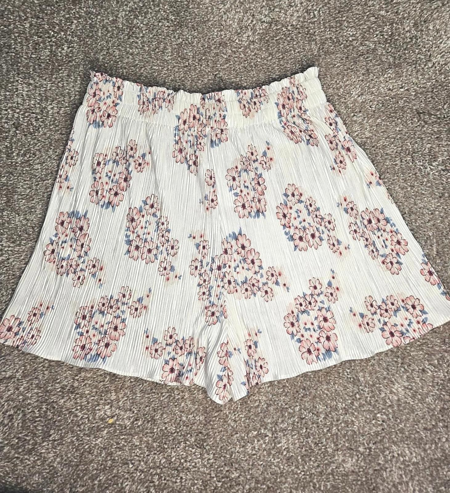 Designer Nwt Sadie & sage Floral Pleated High-Waisted Shorts #202 Size 28" / US 6 / IT 42 - 1 Thumbnail