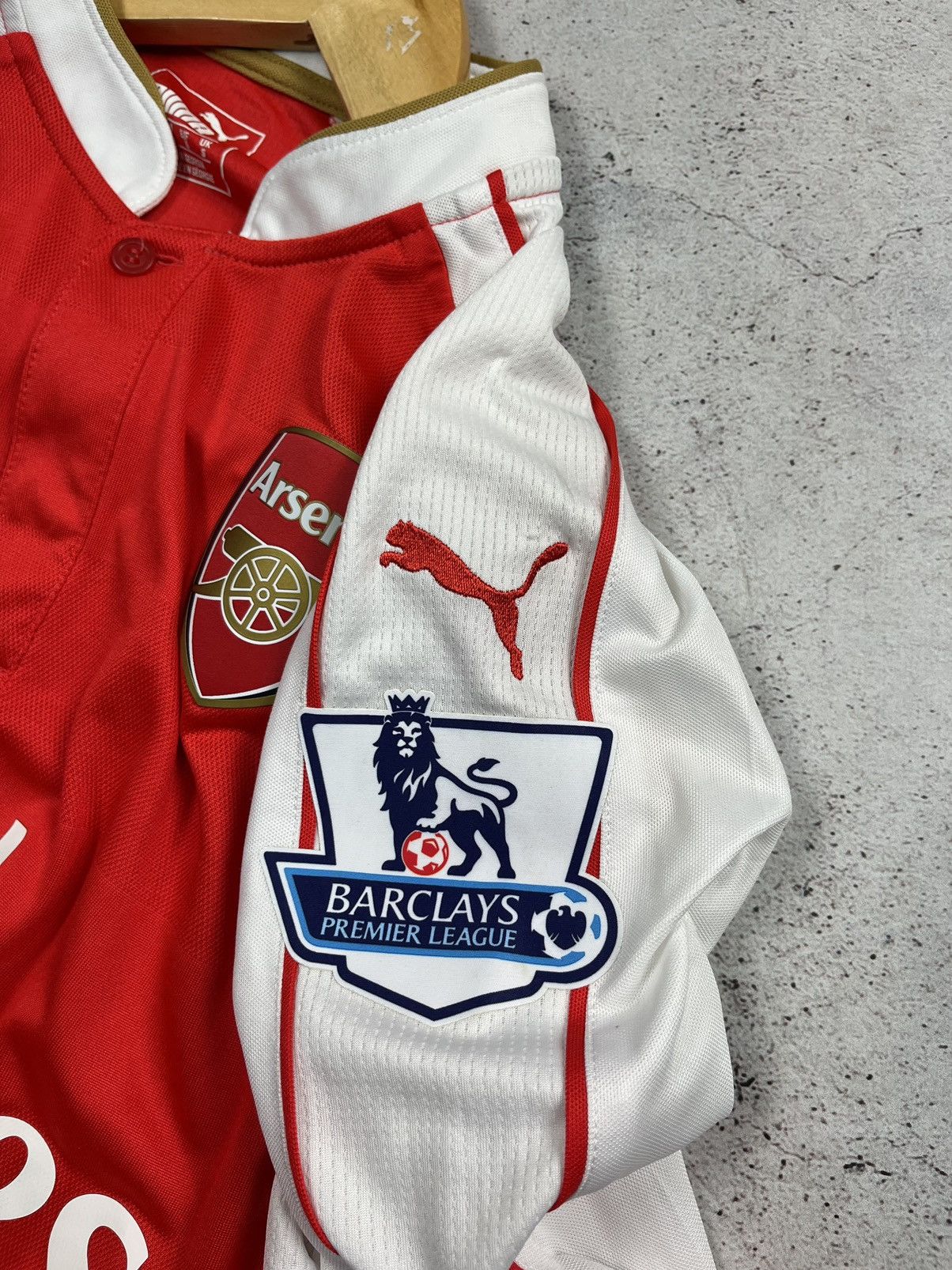 Puma Puma Arsenal Home 2015/16 Long Sleeve 11 Ozil Soccer Jersey Size US S / EU 44-46 / 1 - 8 Thumbnail