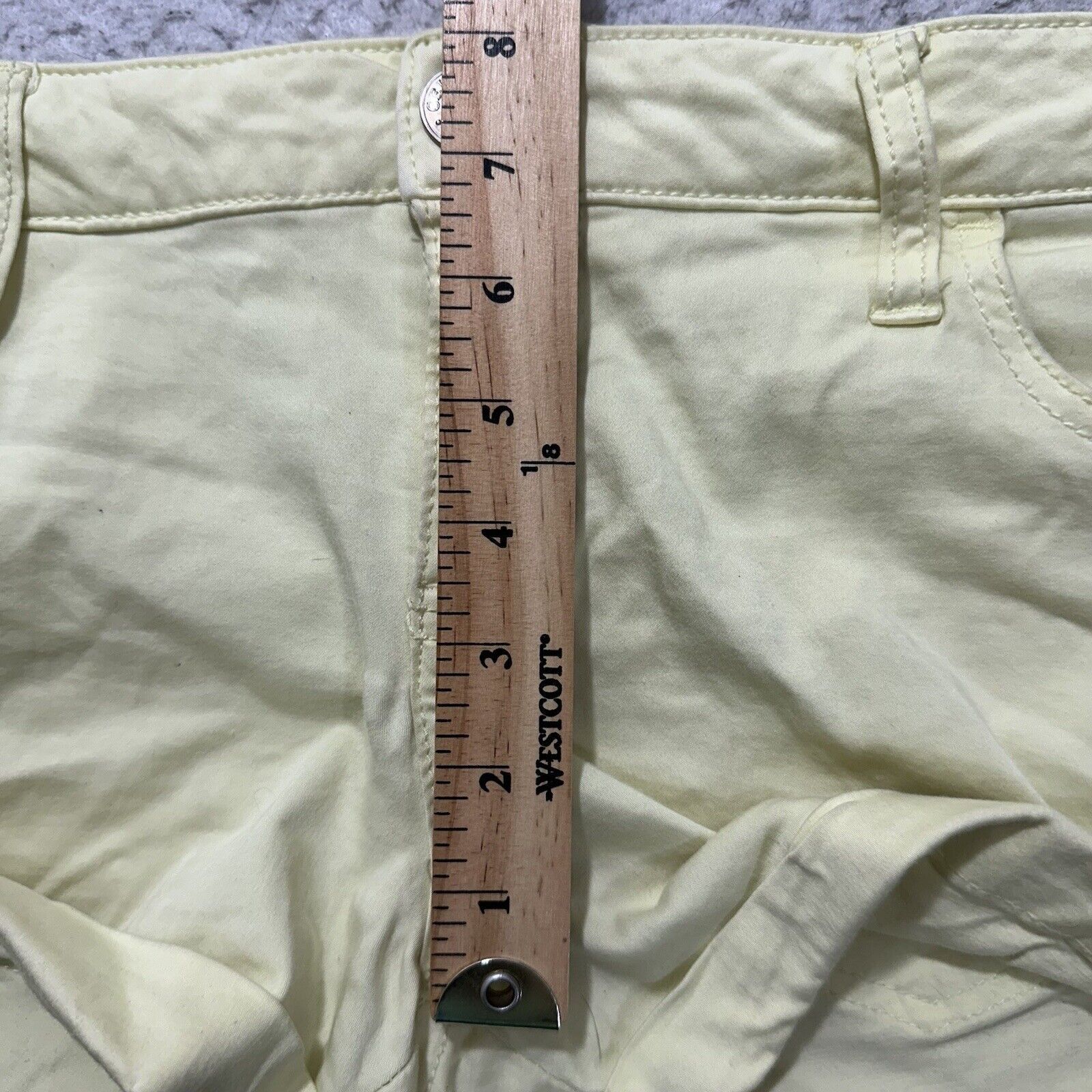 Other Celebrity Pink 7 / 28 Jean Shorts 3" Inseam Yellow Size 32" / US 10 / IT 46 - 14 Thumbnail