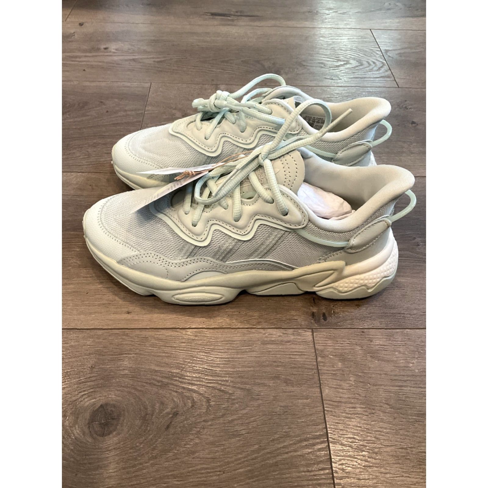 Adidas Adidas Ozweego W Size 6.5 Linen Green Feather Grey Sneaker Womens Size US 7 / IT 37 - 3 Thumbnail