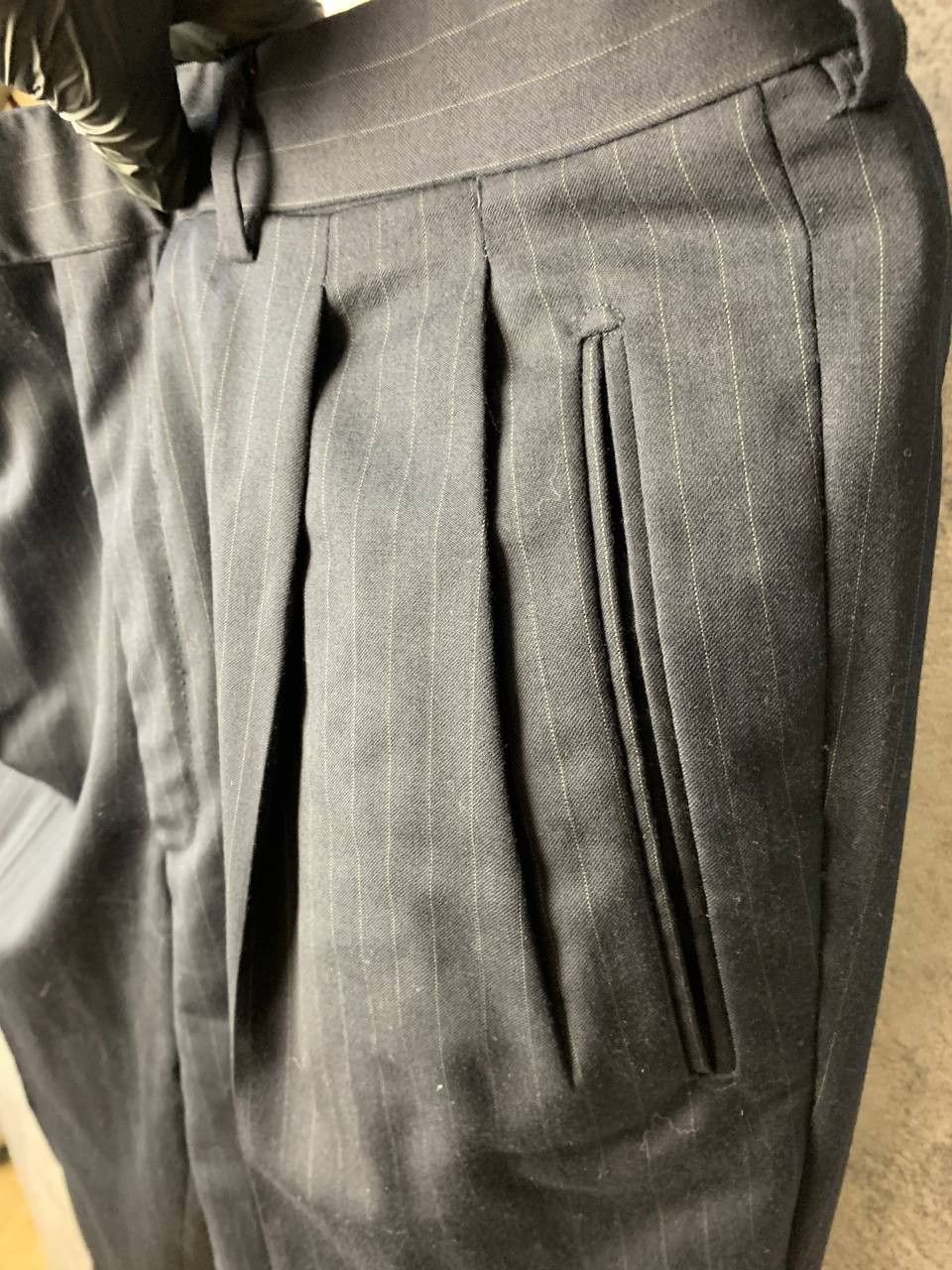 Corneliani Corneliani 100% Wool 2-Button Suit Navy Pinstripe Italy 50R Size 50R - 14 Thumbnail