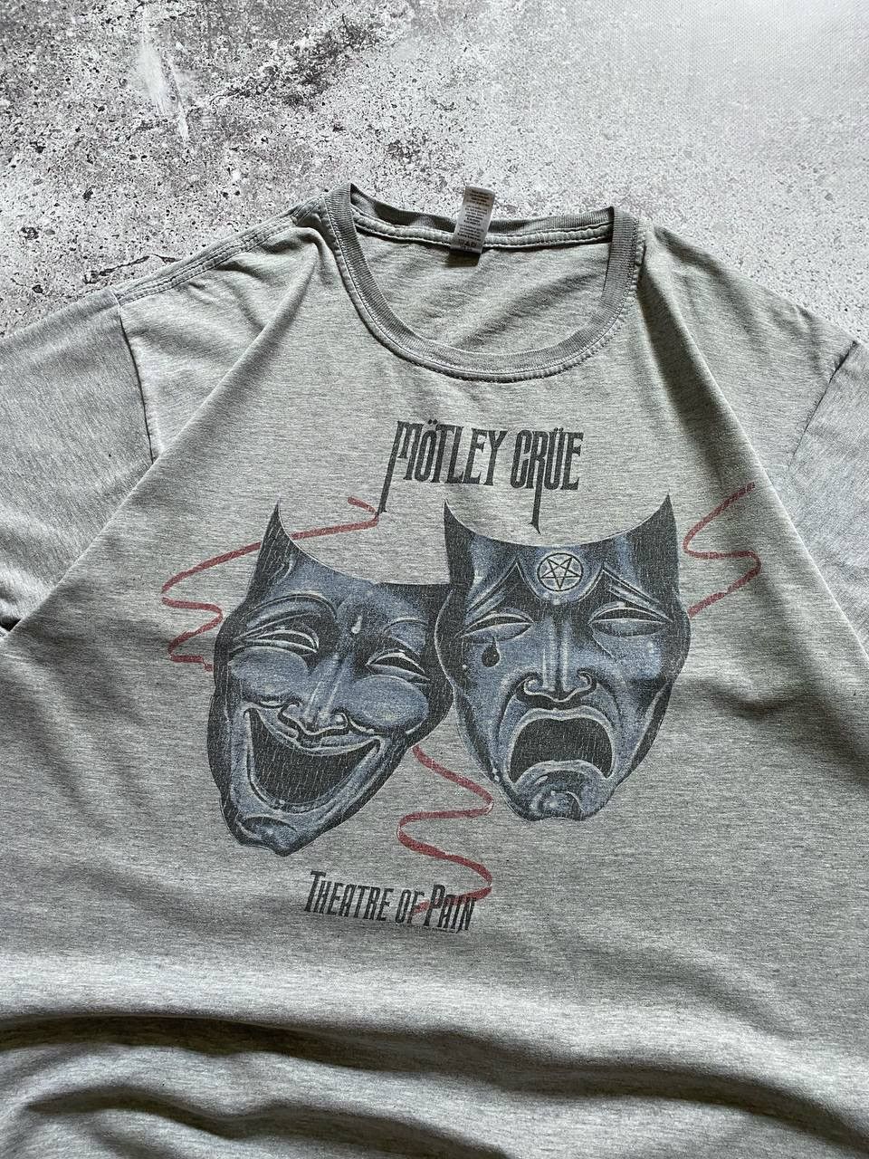 Band Tees MOTLEY CRUE THEATRE OF PAIN PENTAGRAM METAL BAND TEE Size US M / EU 48-50 / 2 - 3 Thumbnail