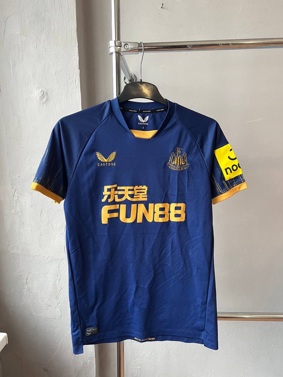 Castore 2022/23 NEWCASTLE UNITED AWAY SOCCER JERSEY FOOTBALL SHIRT S Size US S / EU 44-46 / 1 - 2 Thumbnail
