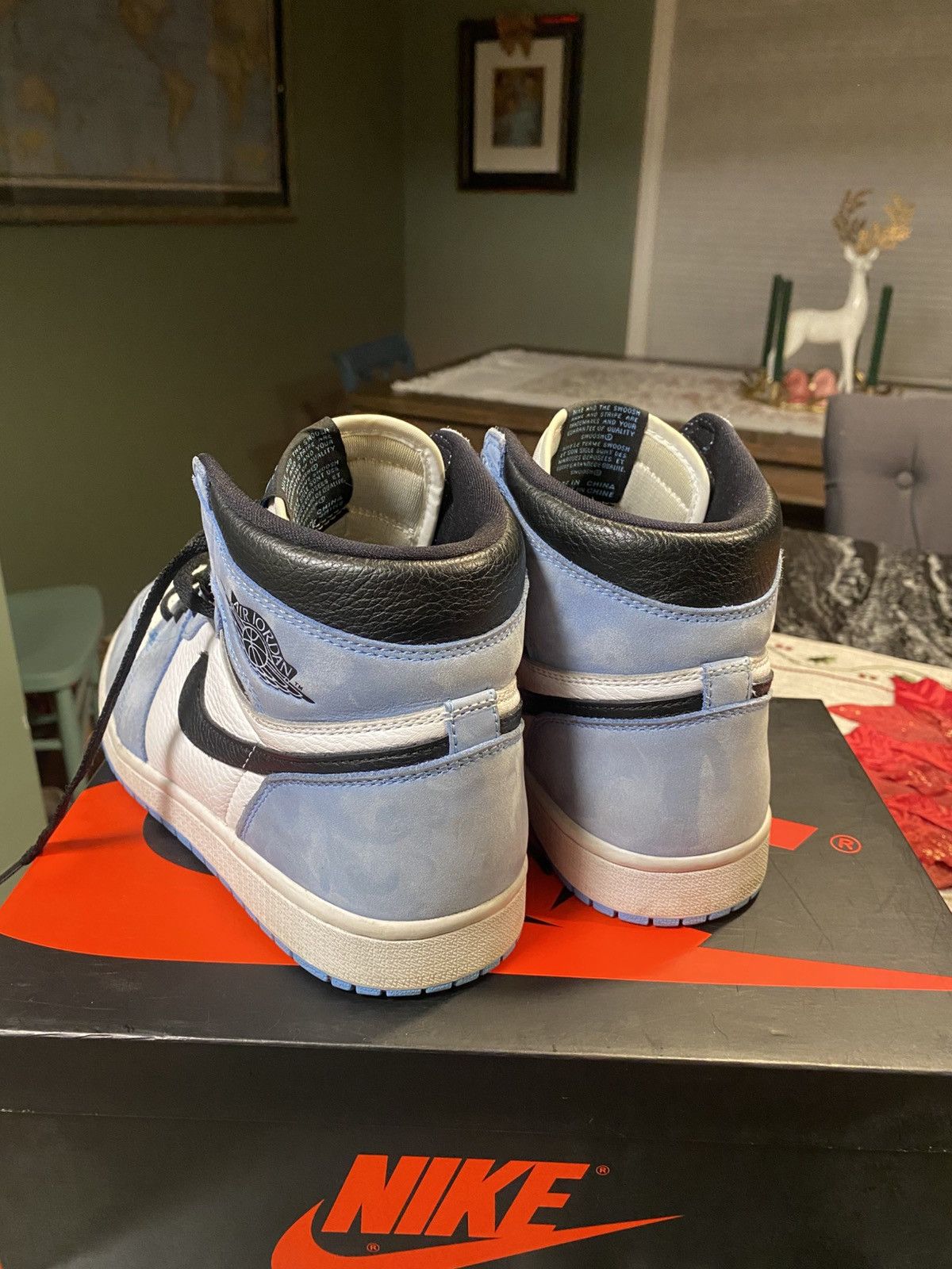 Jordan Brand × Nike Air Jordan 1 Retro High OG University Blue Size US 8.5 / EU 41-42 - 2 Thumbnail