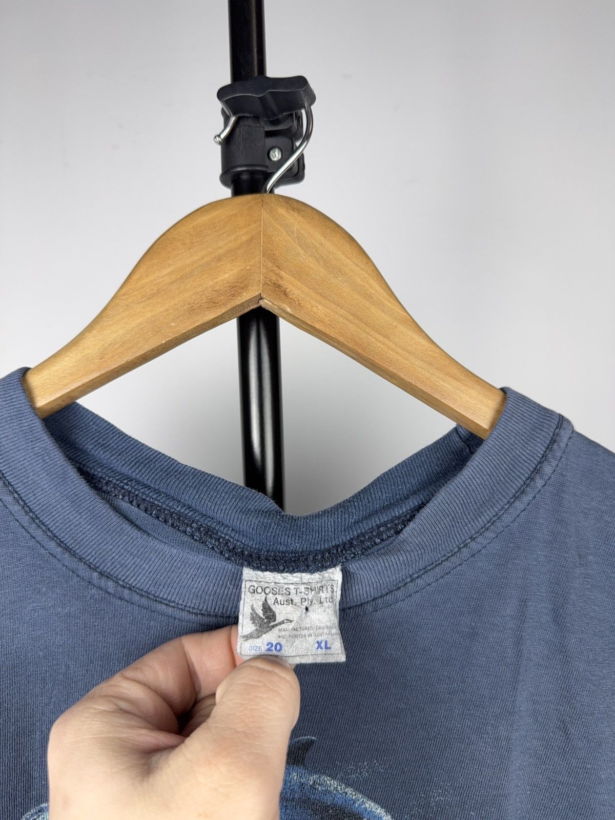 Vintage Vintage 90s Bottlenose Dolphins Australia Sleeveless Tee Size US M / EU 48-50 / 2 - 3 Thumbnail