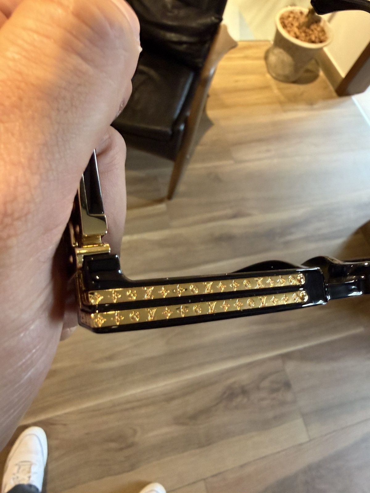 Louis Vuitton Louis Vuitton 1.1 Millionaire - Black/Gold (Virgil Abloh) Size ONE SIZE - 7 Thumbnail