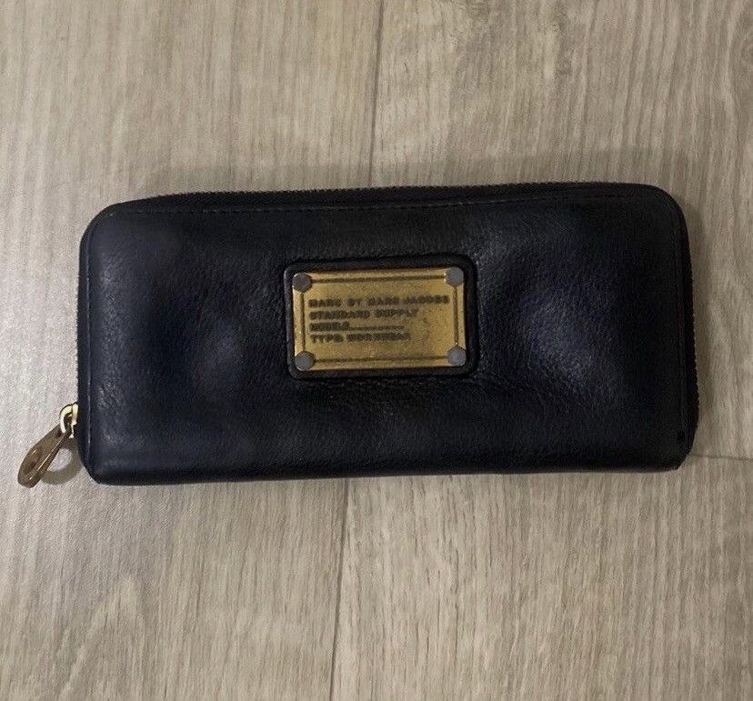Marc by Marc Jacobs Marc By Marc Jacobs Wallet Black Zip Coin Purse Size ONE SIZE - 1 Thumbnail
