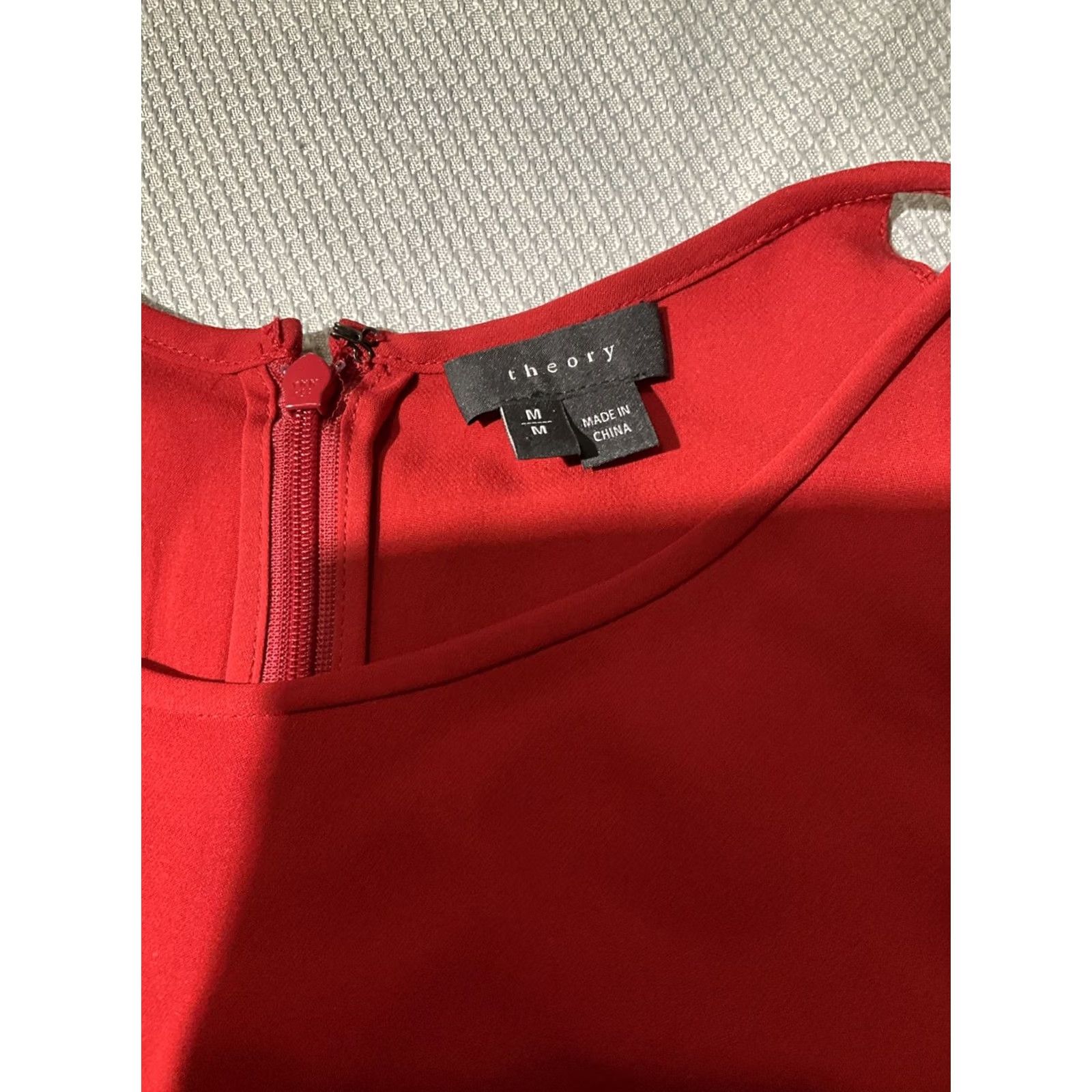 Theory Theory Shirt Womens Small Red 100% Silk Tank Top Layered Minimalist Luxury Tank Top Sleeveless Spaghetti Strap Red Size S / US 4 / IT 40 - 6 Thumbnail