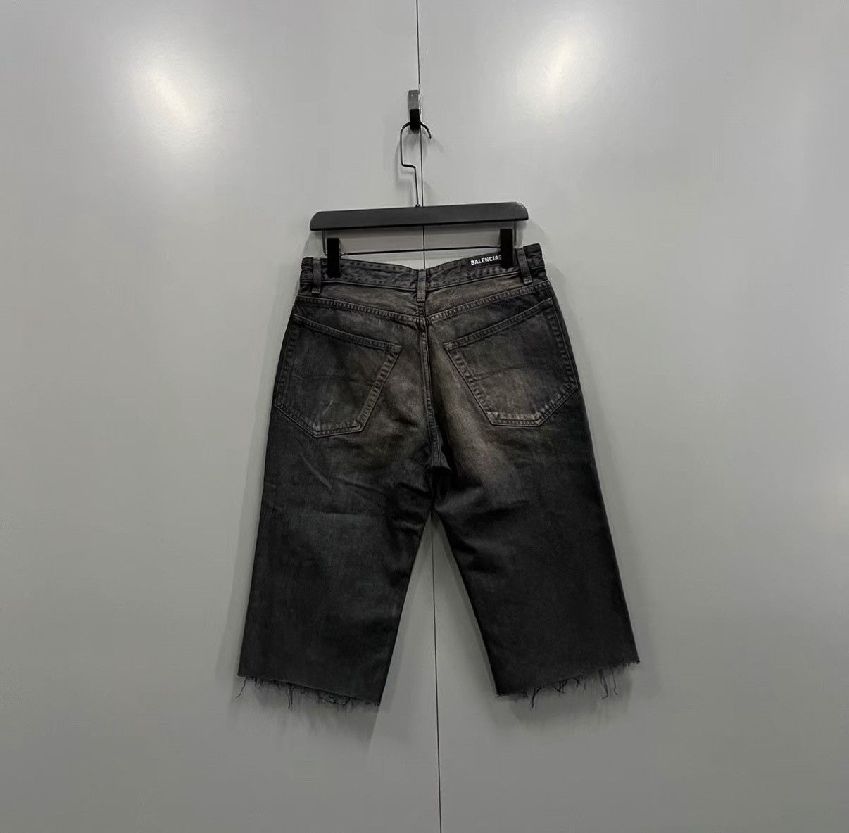 Balenciaga Balenciaga Washed Distressed Jeans J41 Size US 34 / EU 50 - 2 Thumbnail