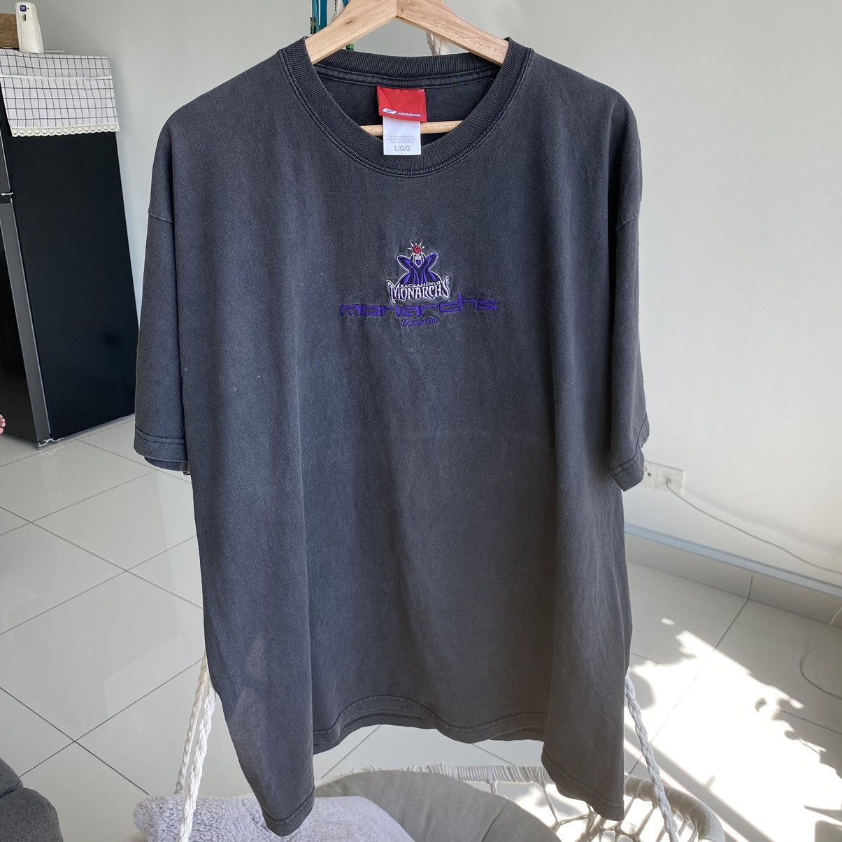 NBA Thrashed Faded Vintage Y2K Sacramento Monarch Reebok NBA Tee Size US XL / EU 56 / 4 - 5 Thumbnail