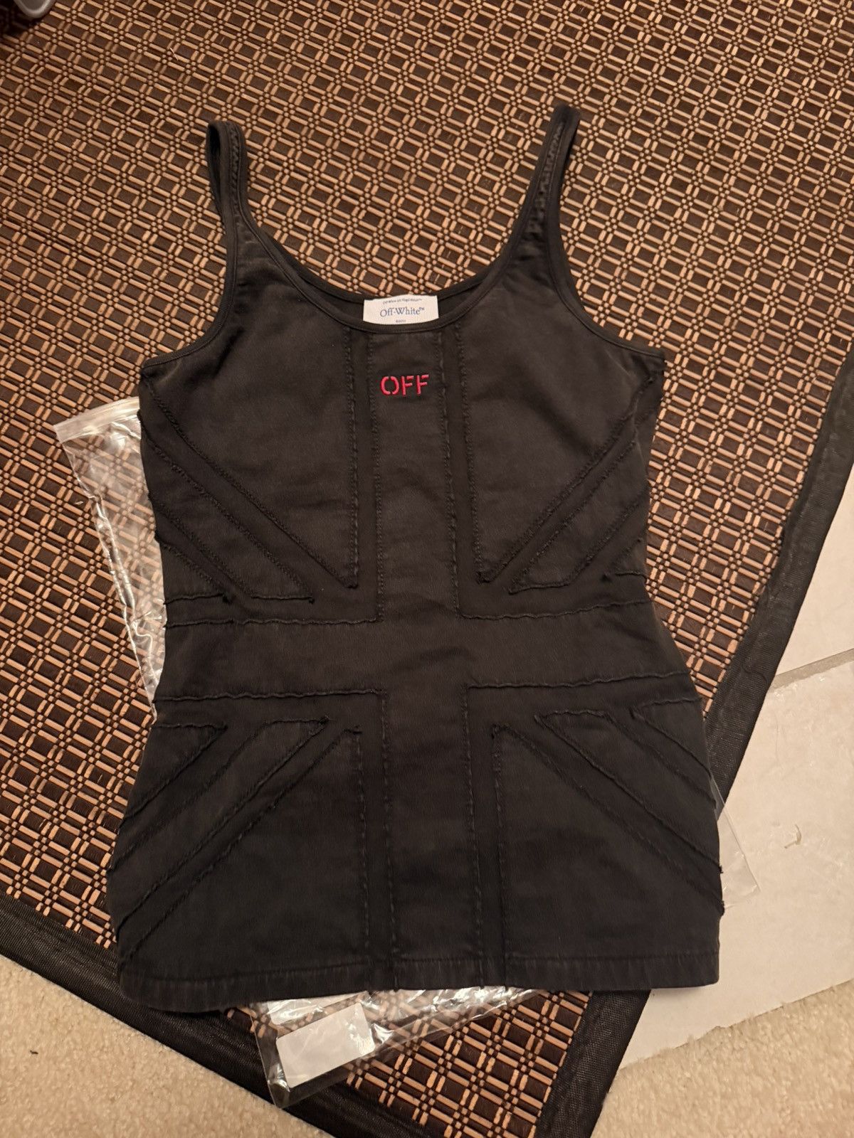 Off-White Exclusive Off-White Gray UK Tank Top Size XS / US 0-2 / IT 36-38 - 1 Thumbnail