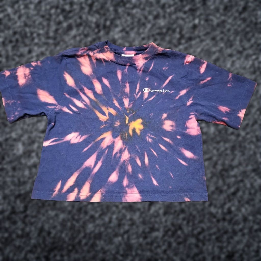 Champion VINTAGE Champion Women’s S Short Sleeve Cropped T-Shirt Reverse Dye USA Made Size S / US 4 / IT 40 - 1 Thumbnail