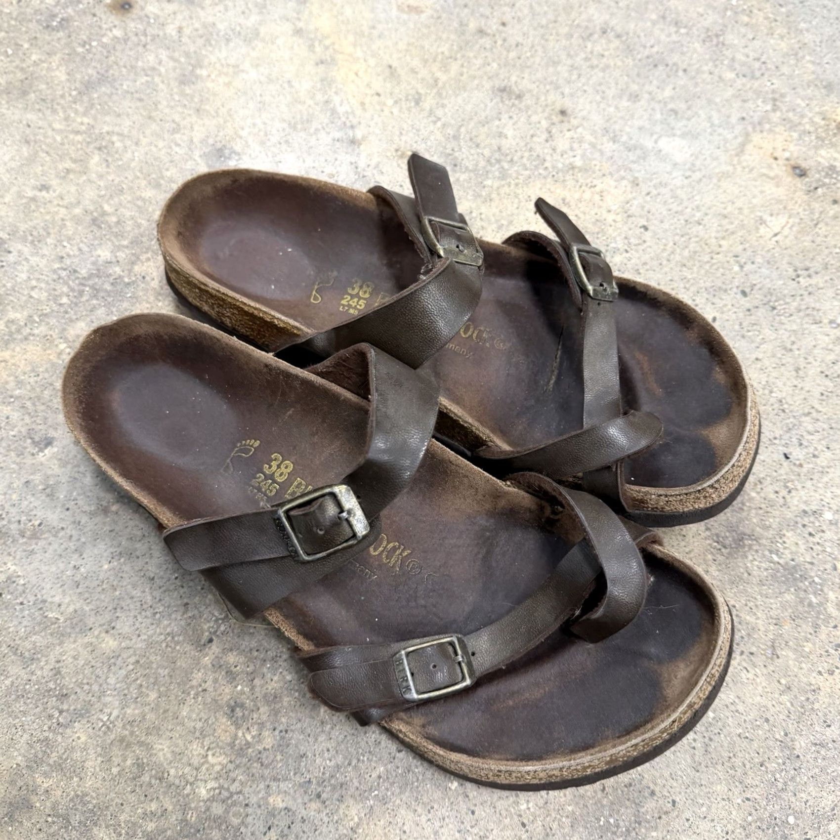 Birkenstock VINTAGE Birkenstock Mayari Brown 38 / Size 7 Womens Brown Slides Germany DISTRESSED Size US 7 / IT 37 - 2 Thumbnail
