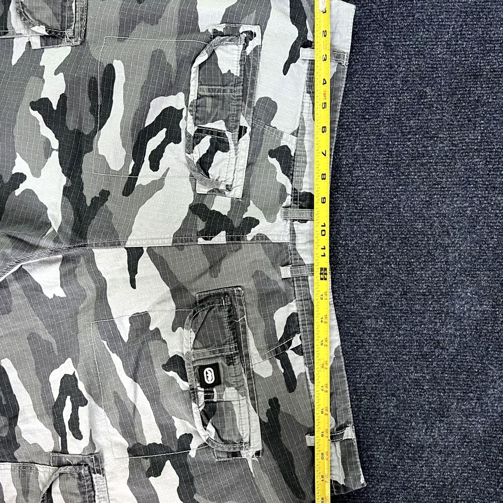 Ecko Unltd. Y2K Ecko Unltd Mens Cargo Shorts Gray Camo Ripstop Army Casual Cotton 42 Inseam 11 Front Flat Front Pockets Vintage No Mens Size US 42 / EU 58 - 6 Thumbnail