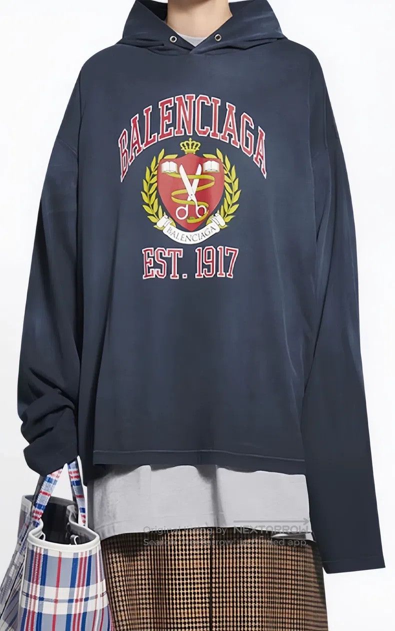 Balenciaga Balenciaga Distressed washed denim jacket Size US M / EU 48-50 / 2 - 2 Thumbnail