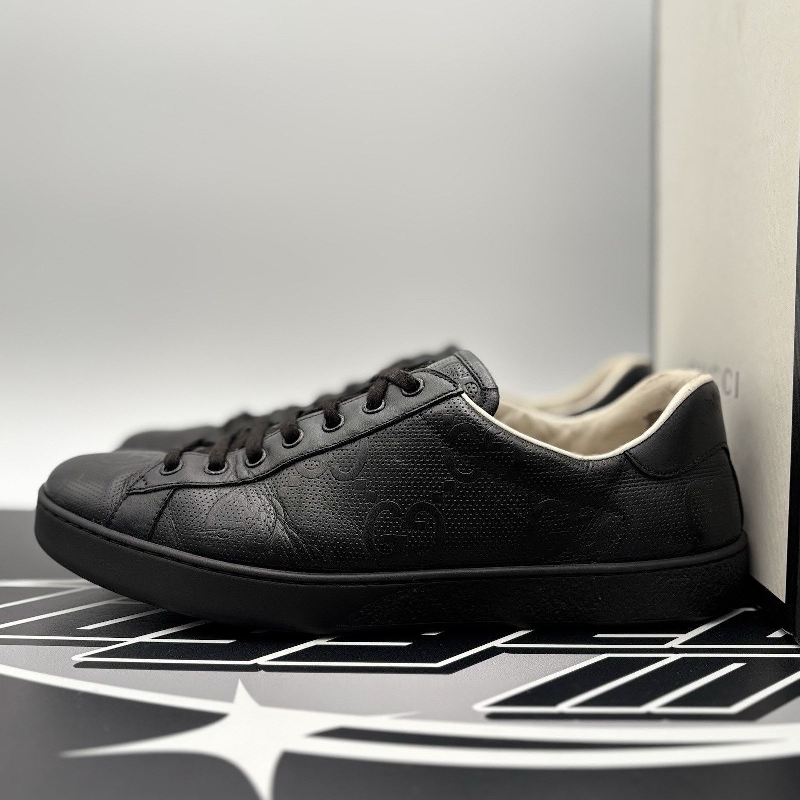 Gucci Size 9.5 G (10 US) - Gucci Ace GG ' Black ' Size US 10 / EU 43 - 1 Thumbnail