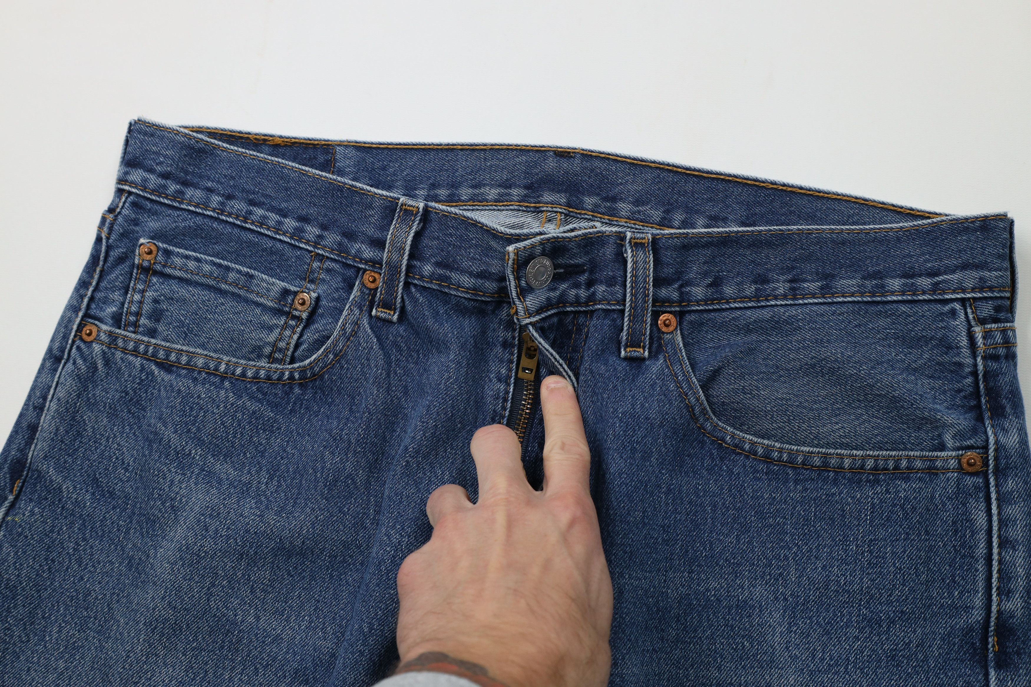 Levi's Vintage Y2K Levis 505 Regular Straight Leg Denim Jeans Size US 36 / EU 52 - 6 Thumbnail