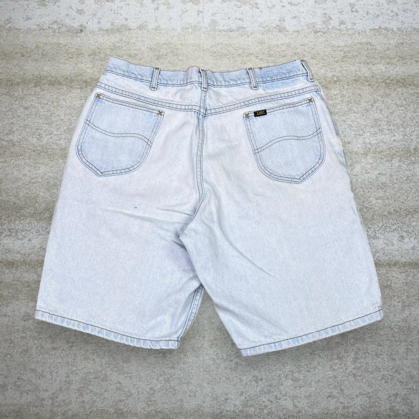 Lee Vintage 90s Lee Jean Shorts 34x11 Relaxed Fit Light Wash Size US 34 / EU 50 - 1 Thumbnail