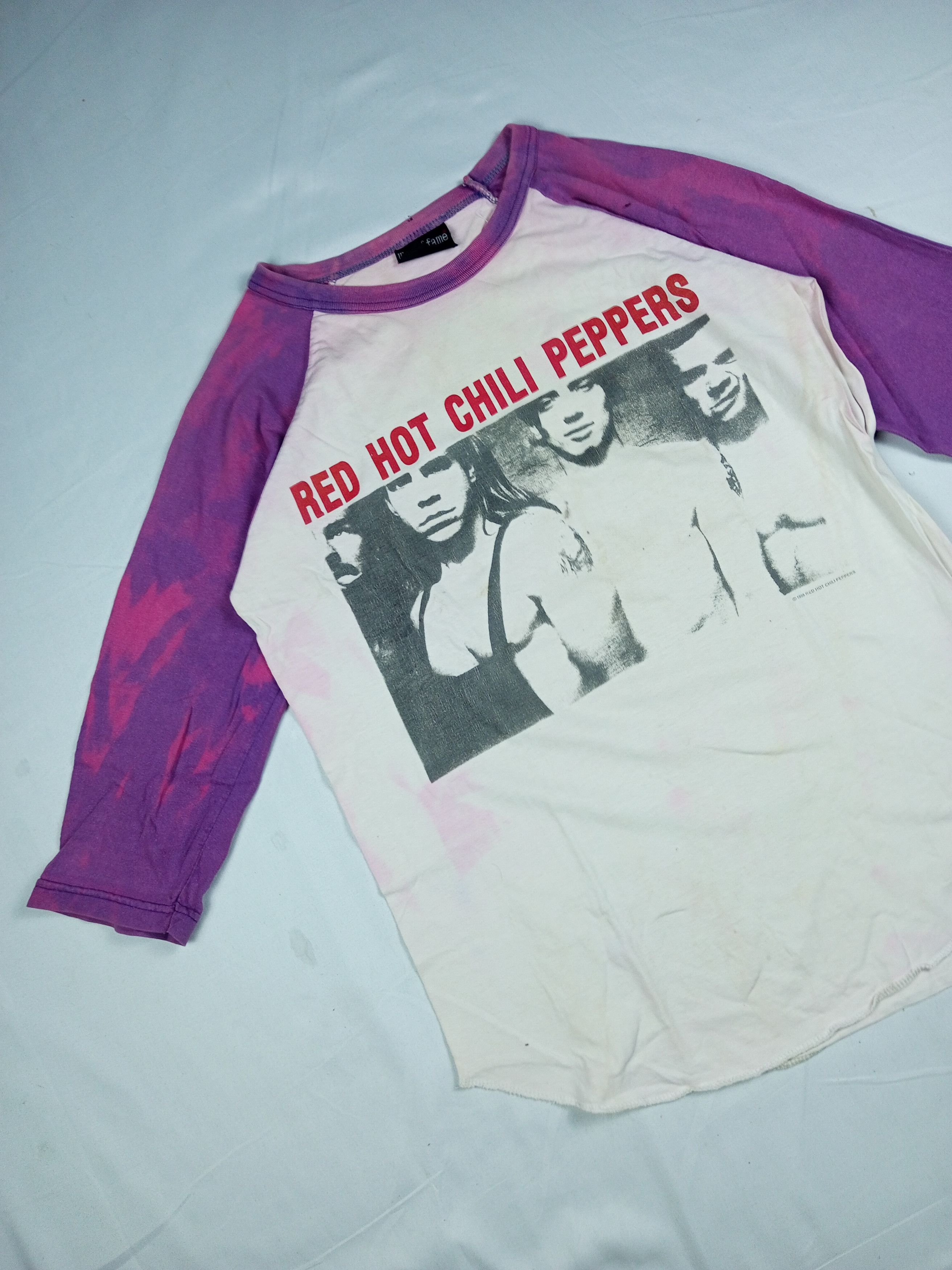 Band Tees Vintage 90s RED HOT CHILI PEPPERS Raglan Tee Size US S / EU 44-46 / 1 - 3 Thumbnail