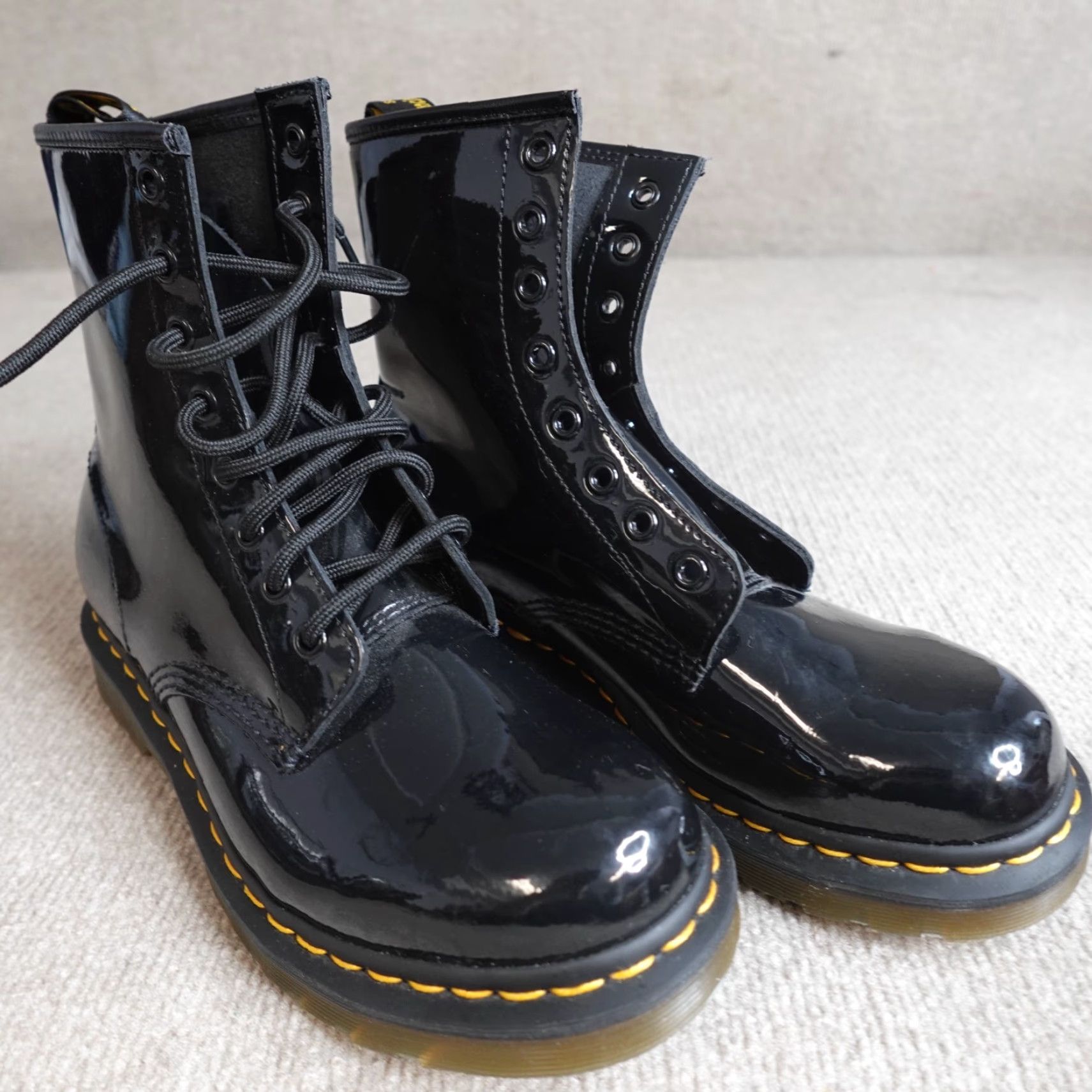 Dr. Martens Dr. Martens Boots Womens 9 Black Solid Patent Leather 8 Eye 1460 Size US 9 / IT 39 - 4 Thumbnail