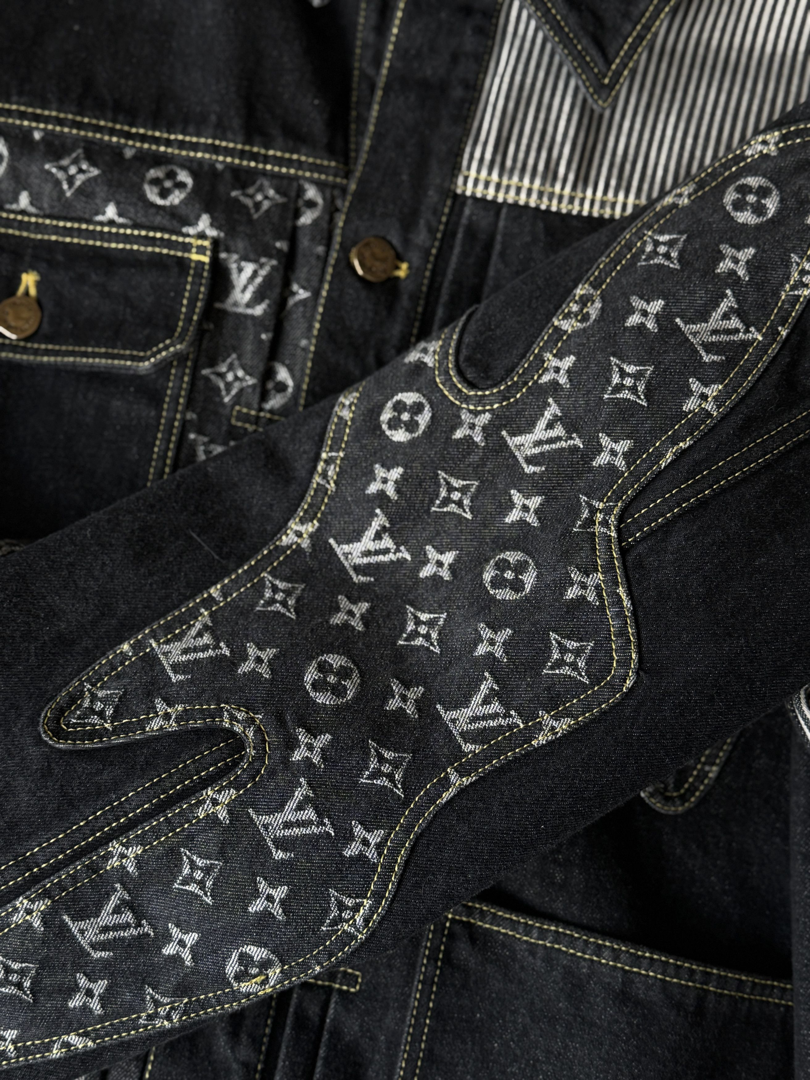 Louis Vuitton LOUIS VUITTON X NIGO DENIM JACKET | SIZE 60 Size US XXL / EU 58 / 5 - 7 Thumbnail