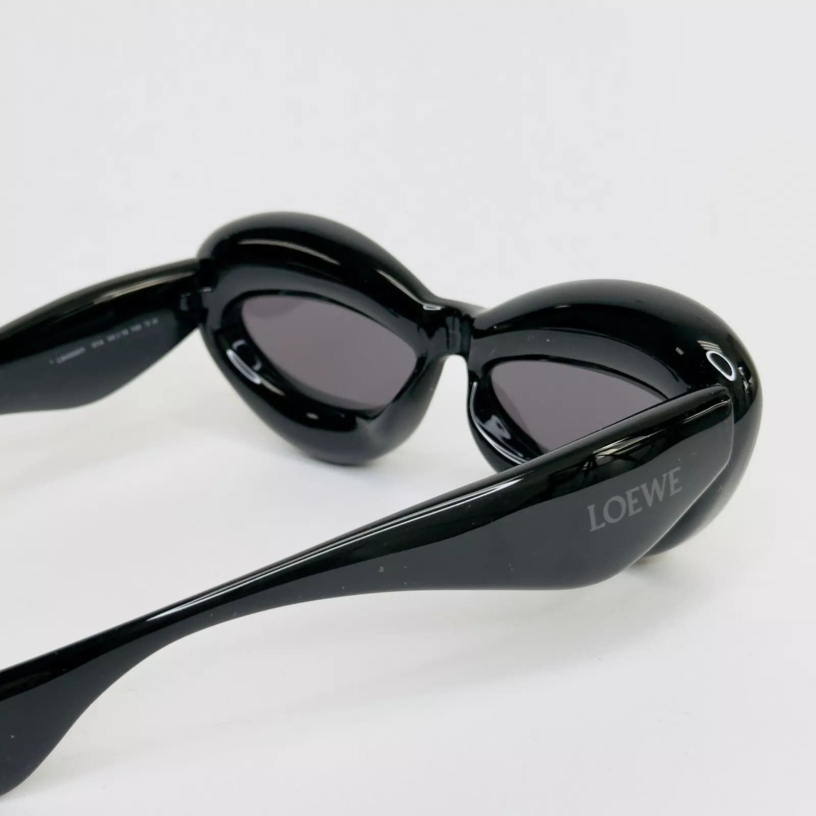 Loewe LOEWE INFLATED Chunky Fashion LW40097I 40097 Sunglasses Size ONE SIZE - 9 Thumbnail