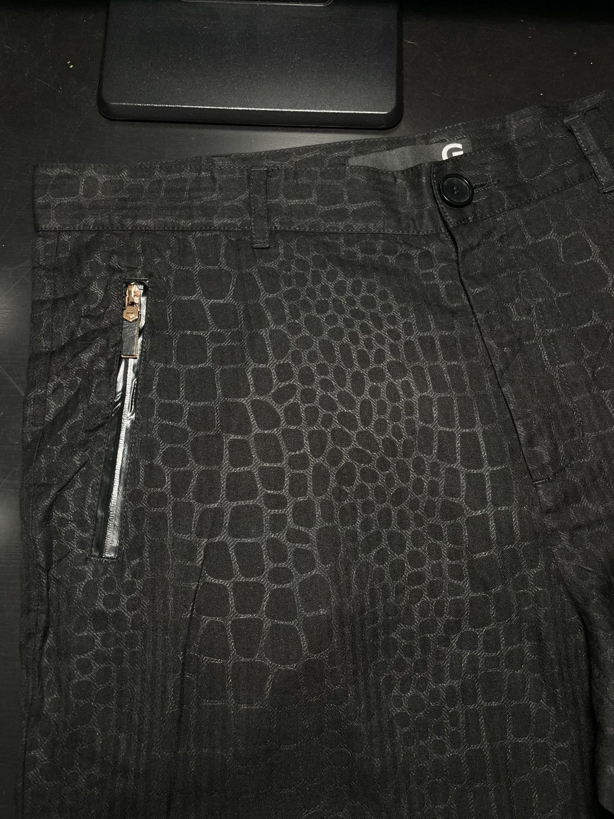 Givenchy Givenchy Crocodile-Embossed Textured Pants Size 34" / US 12 / IT 48 - 3 Thumbnail