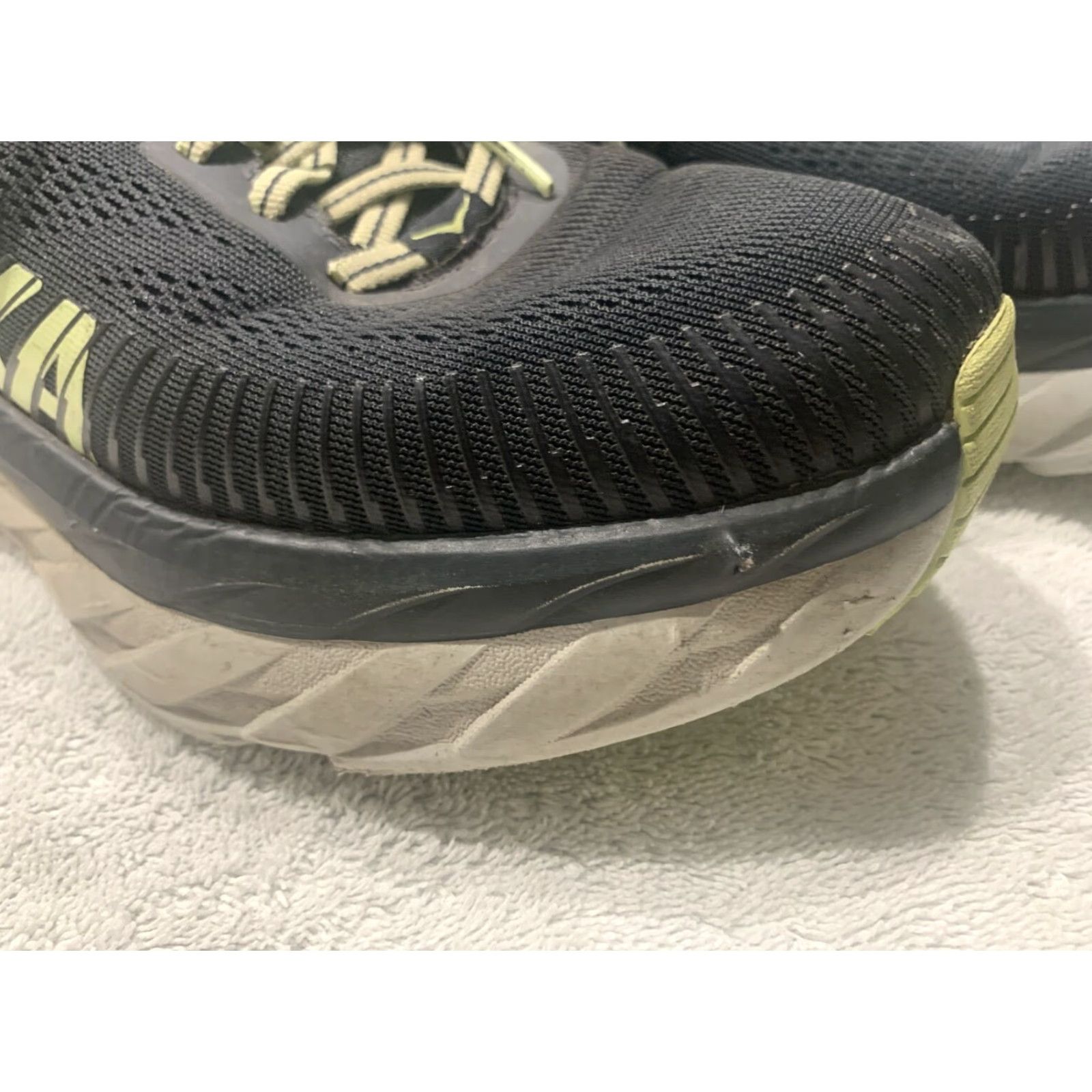 Vintage Hoka One One Men's Bondi 7 Running Shoes, Athletic Sneaker, Size 10.5 US, Black/Green, Low Top, Walking & Jogging Size US 11 / EU 44 - 5 Thumbnail