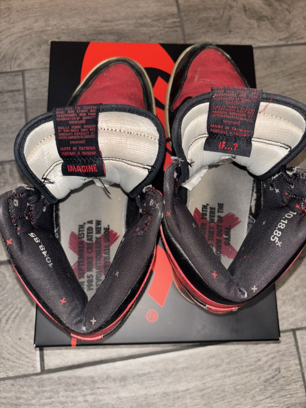Jordan Brand 2011 Air Jordan 1 Retro High Banned Size US 10.5 / EU 43-44 - 3 Thumbnail